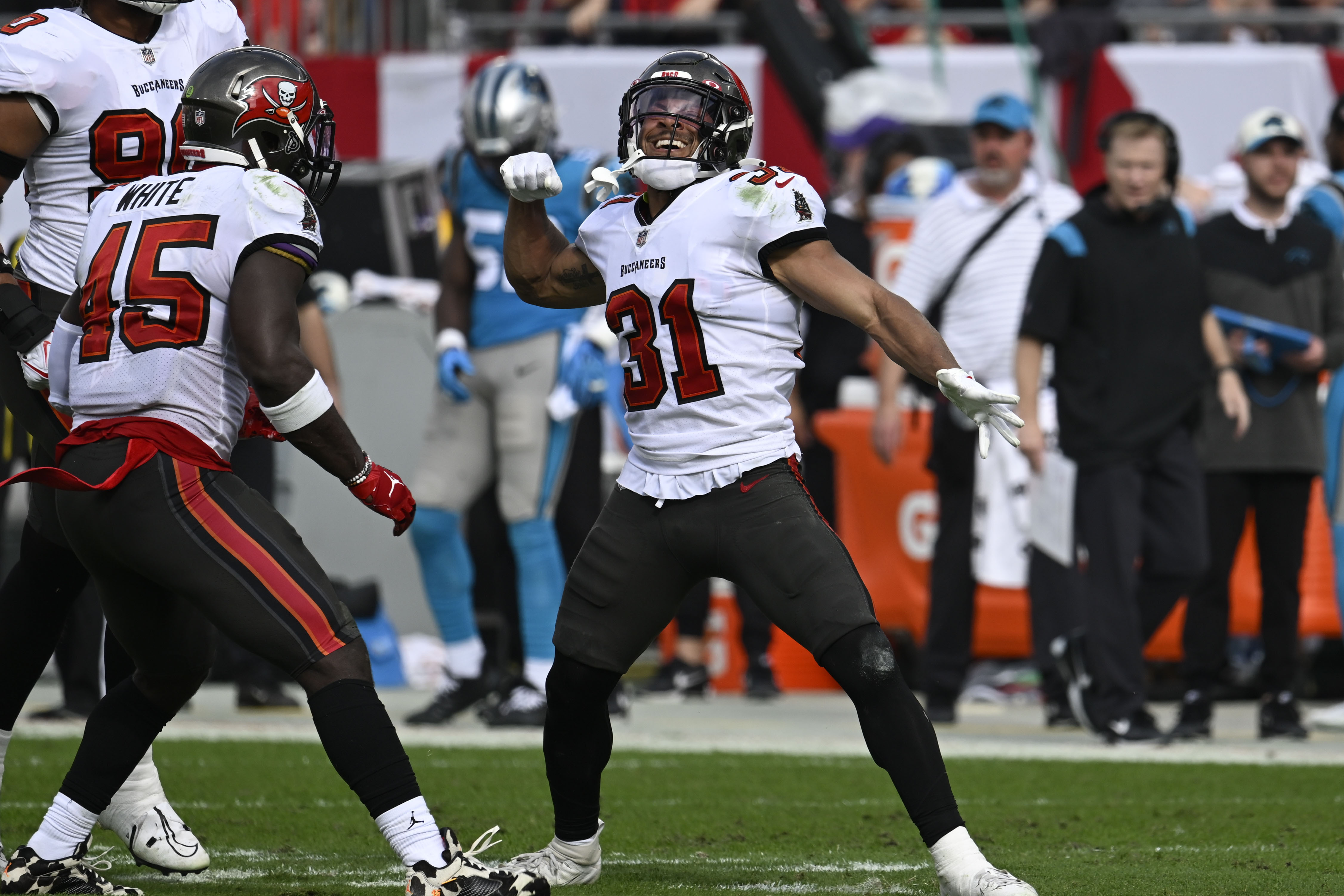 Tampa Bay Buccaneers Clinch NFC South but Carolina Panthers