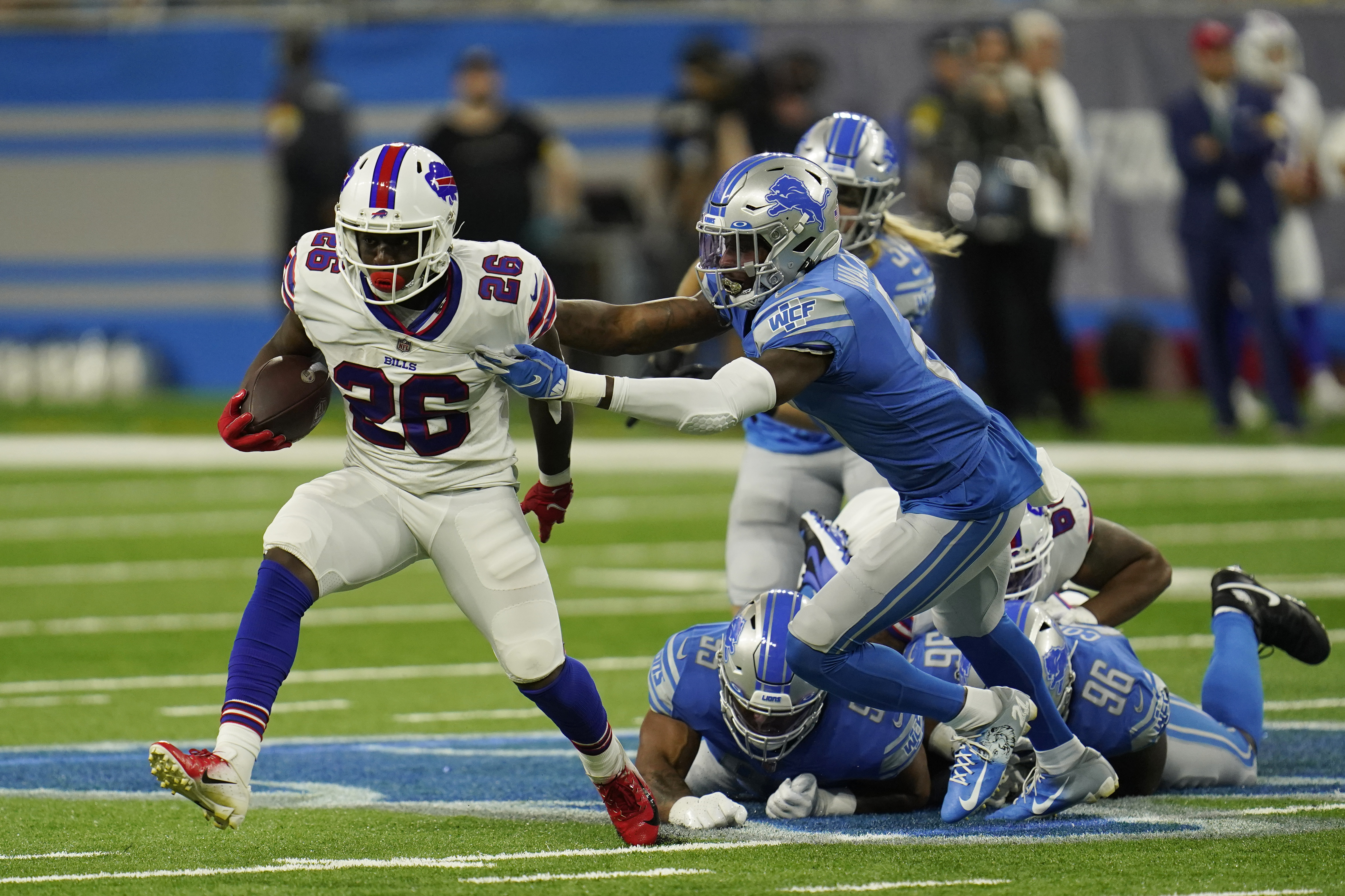 Buffalo Bills defensive end Gregory Rousseau beats Detroit Lions