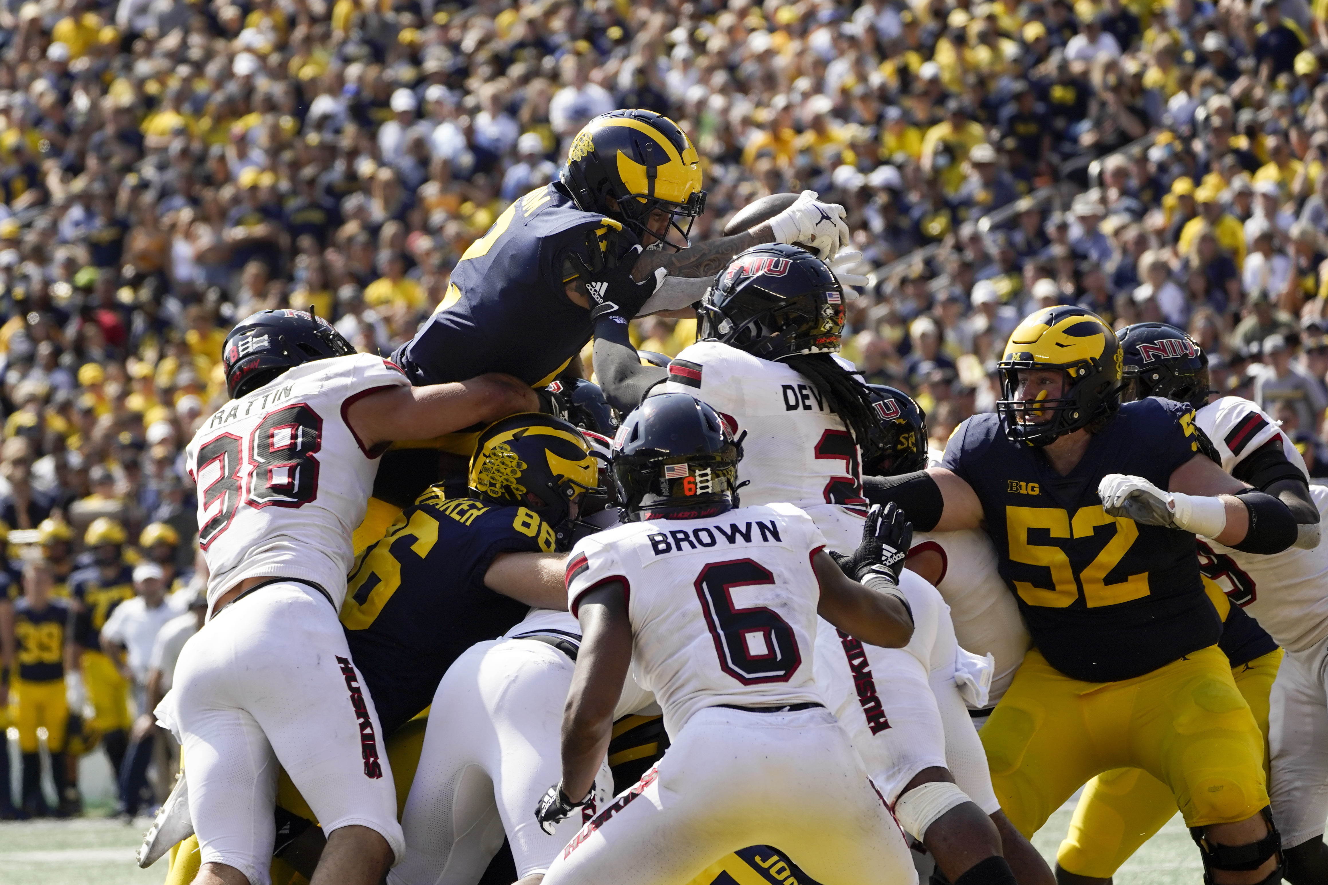 Michigan running back Blake Corum tied for most touchdowns in