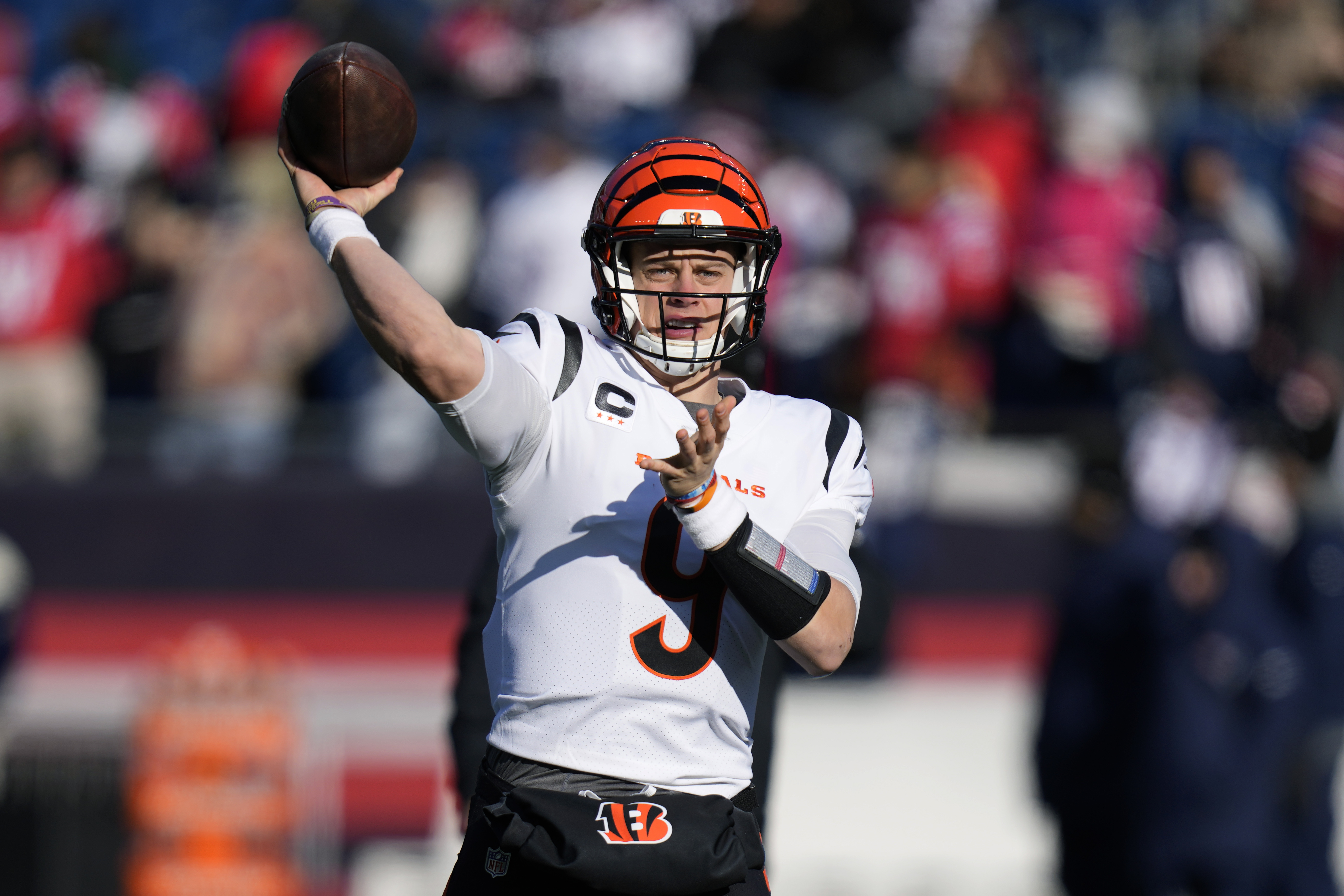 Bengals force late red zone turnover, hold off Pats 22-18 - The San Diego  Union-Tribune