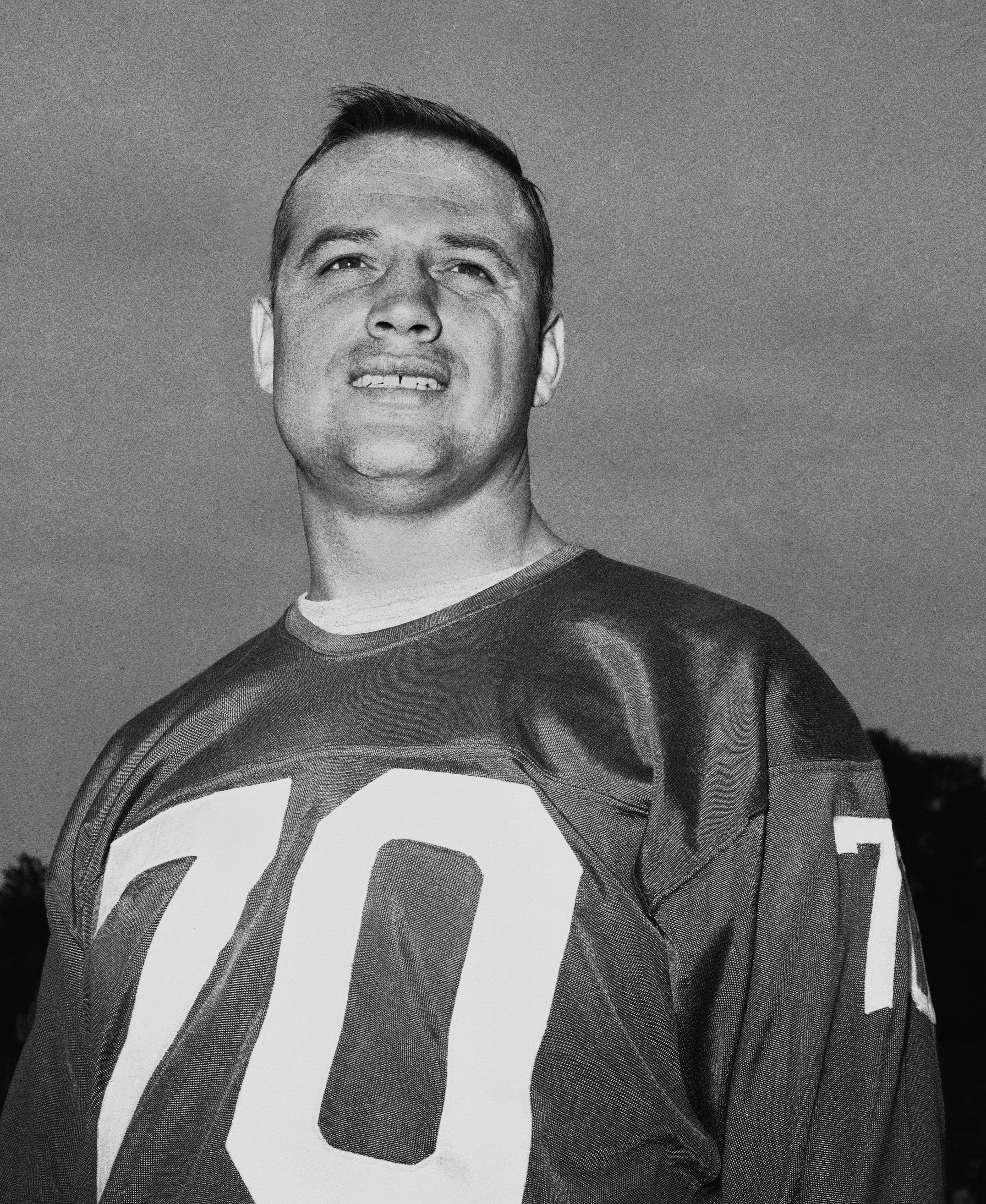 Sam Huff, Fearsome Hall of Fame Giants Linebacker, Dies at 87 - The New York  Times