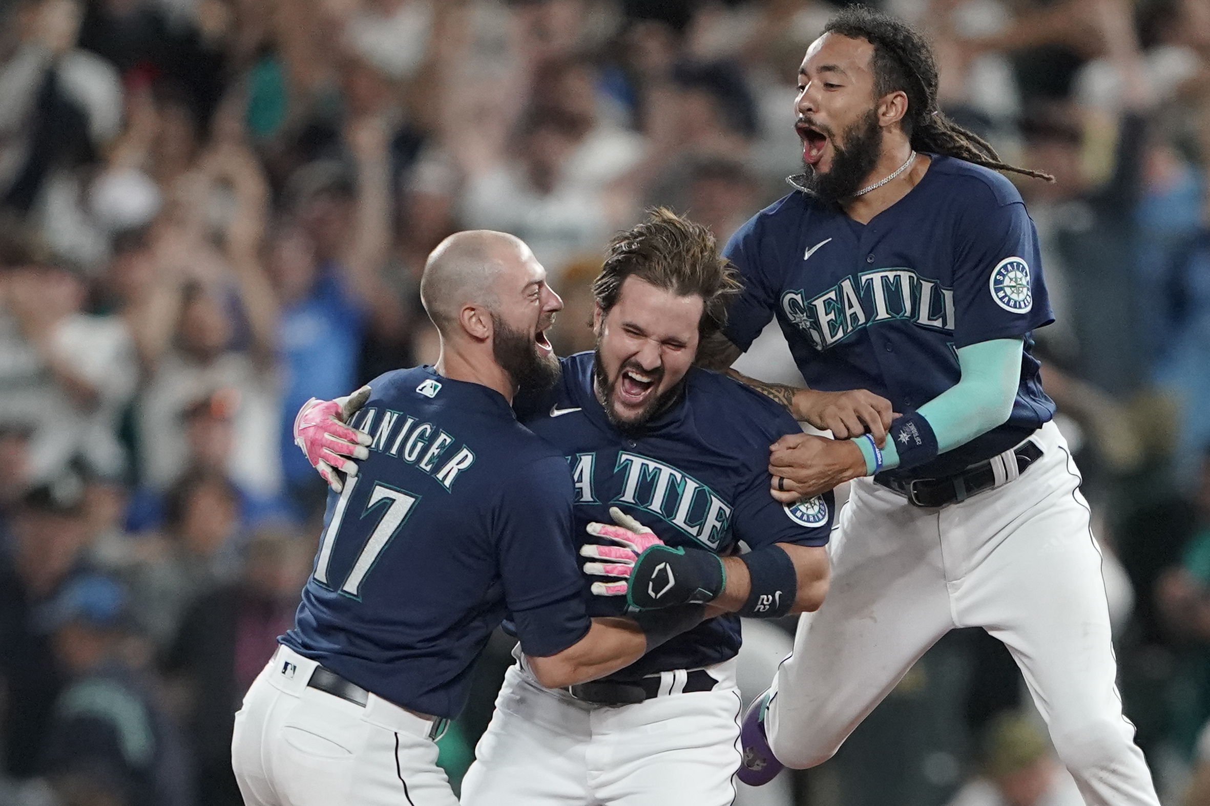 Cal Raleigh Calls Out the Mariners' Front Office After Missing the Playoffs  - Stadium