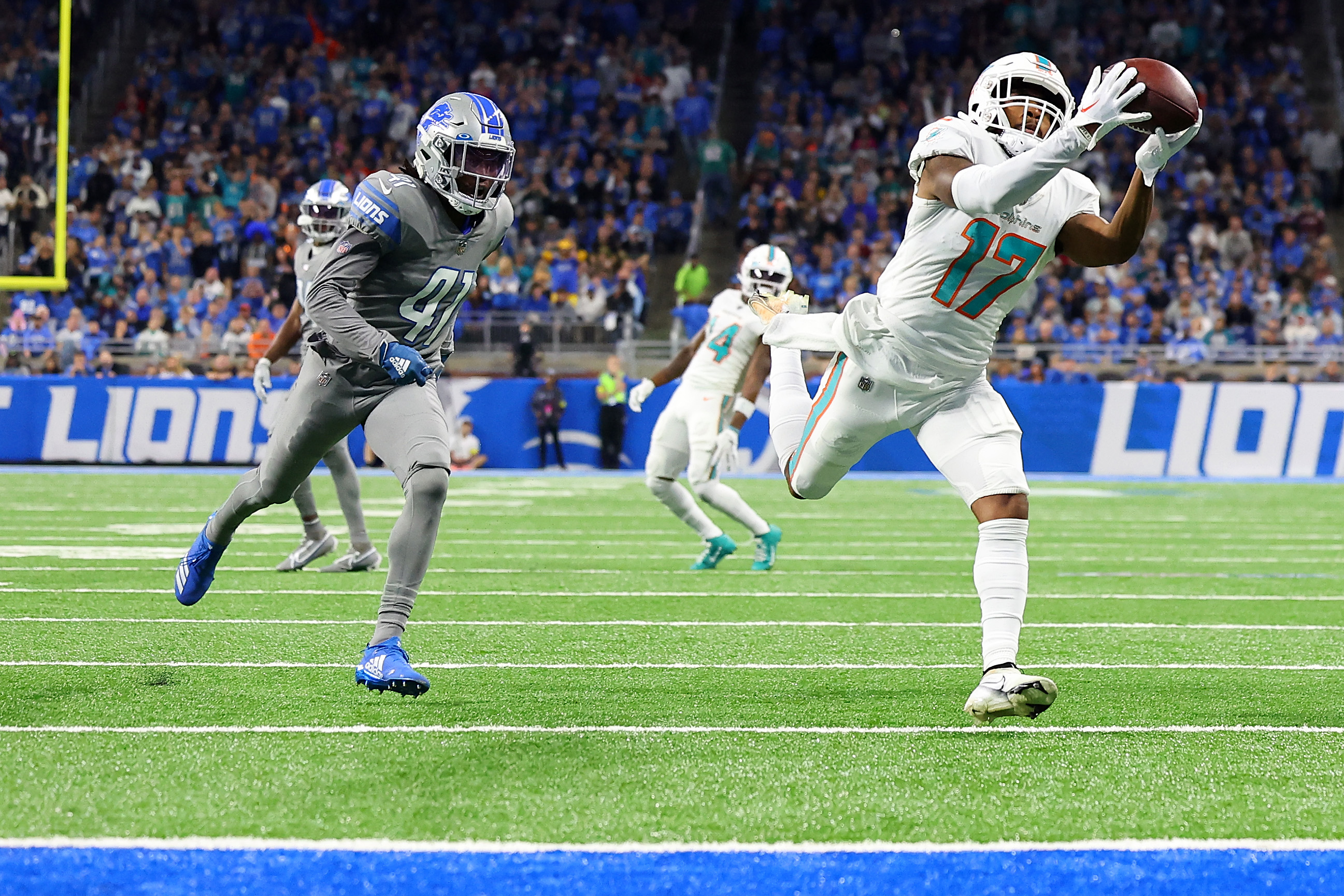 Detroit Lions let 14-point lead slip away after high flying Dolphins take  over Ford Field