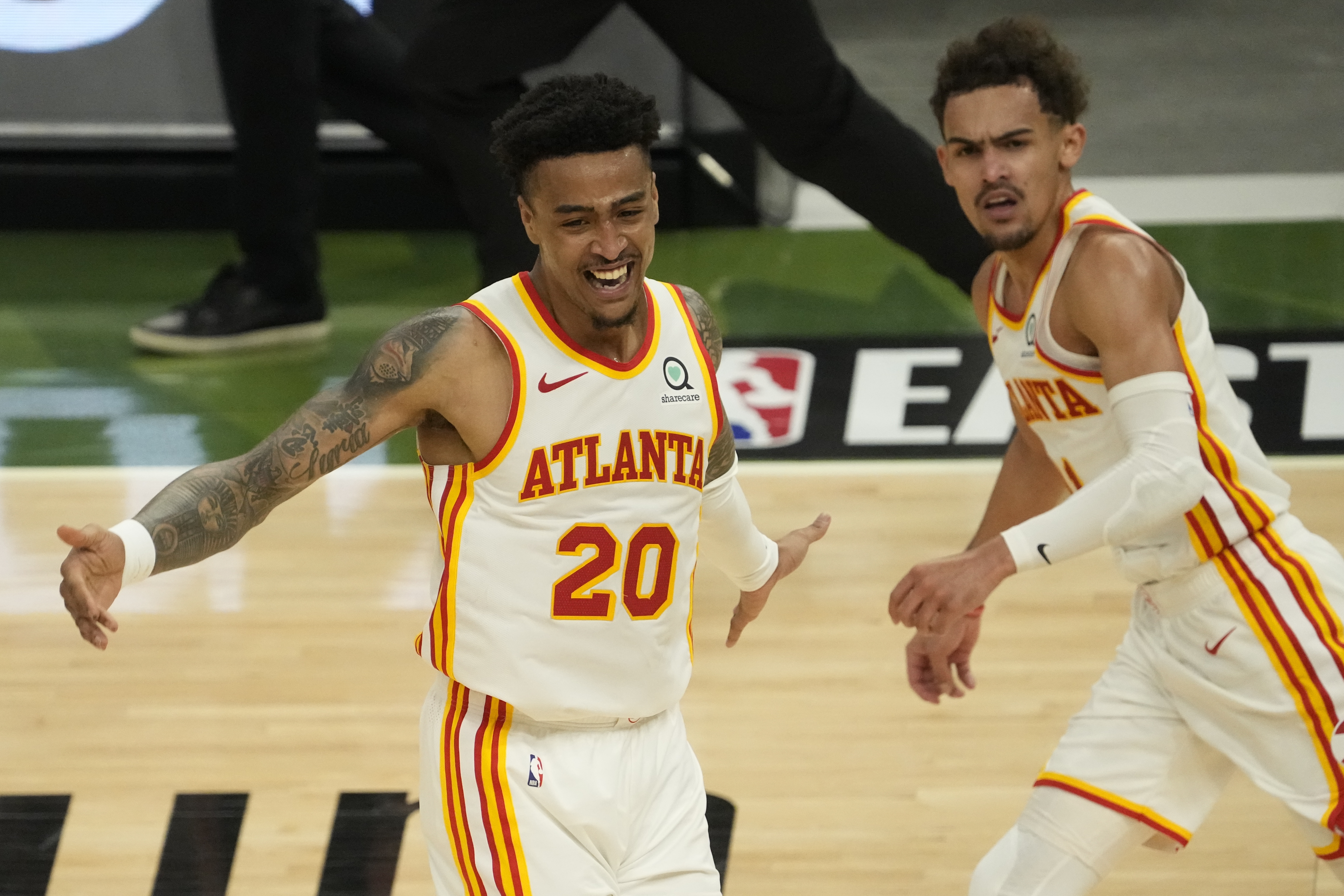 Young scores 48 points, Hawks beat Bucks 116-113 in Game 1 - The San Diego  Union-Tribune