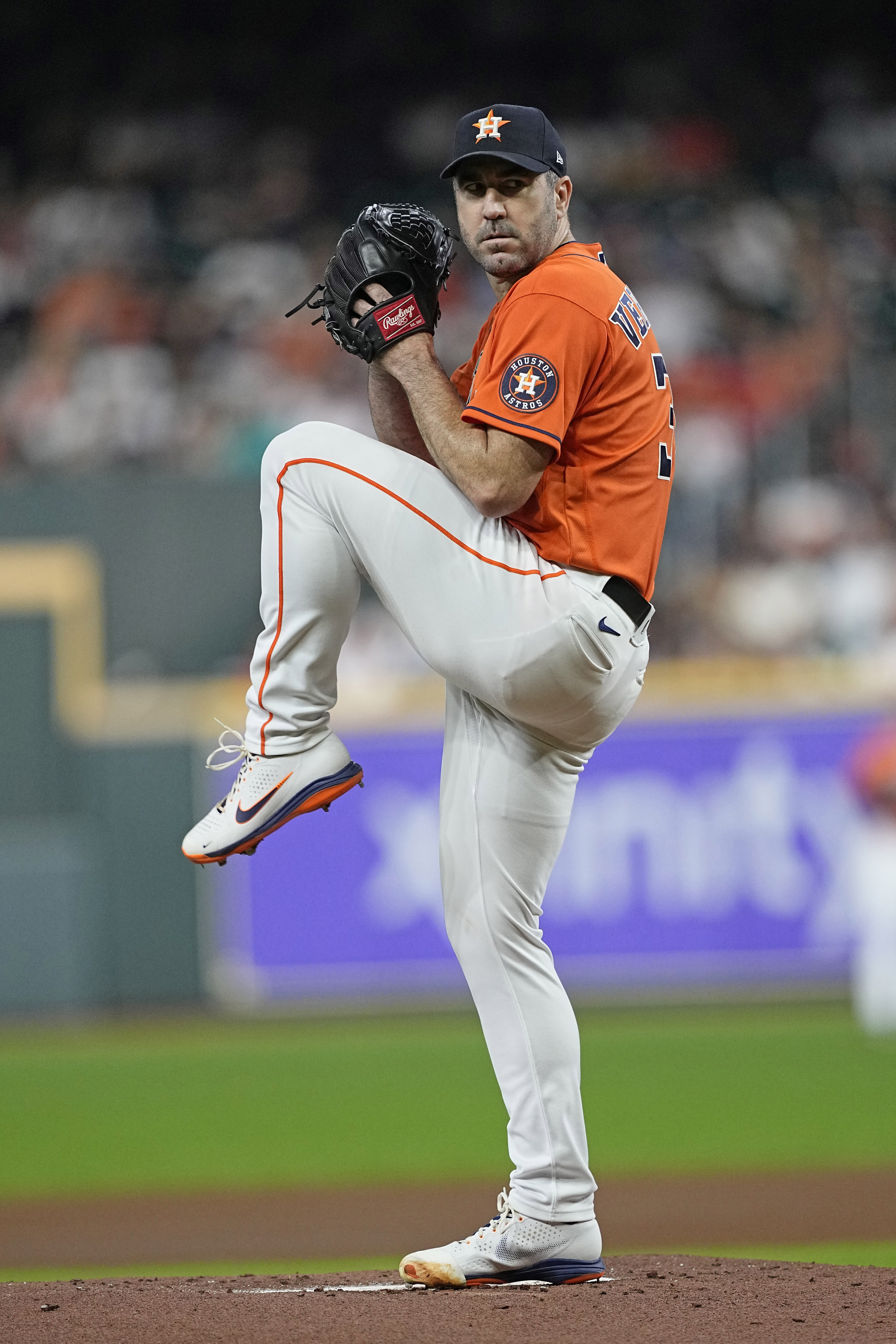 Astros on verge of playoffs after Jeremy Peña's game-saving play