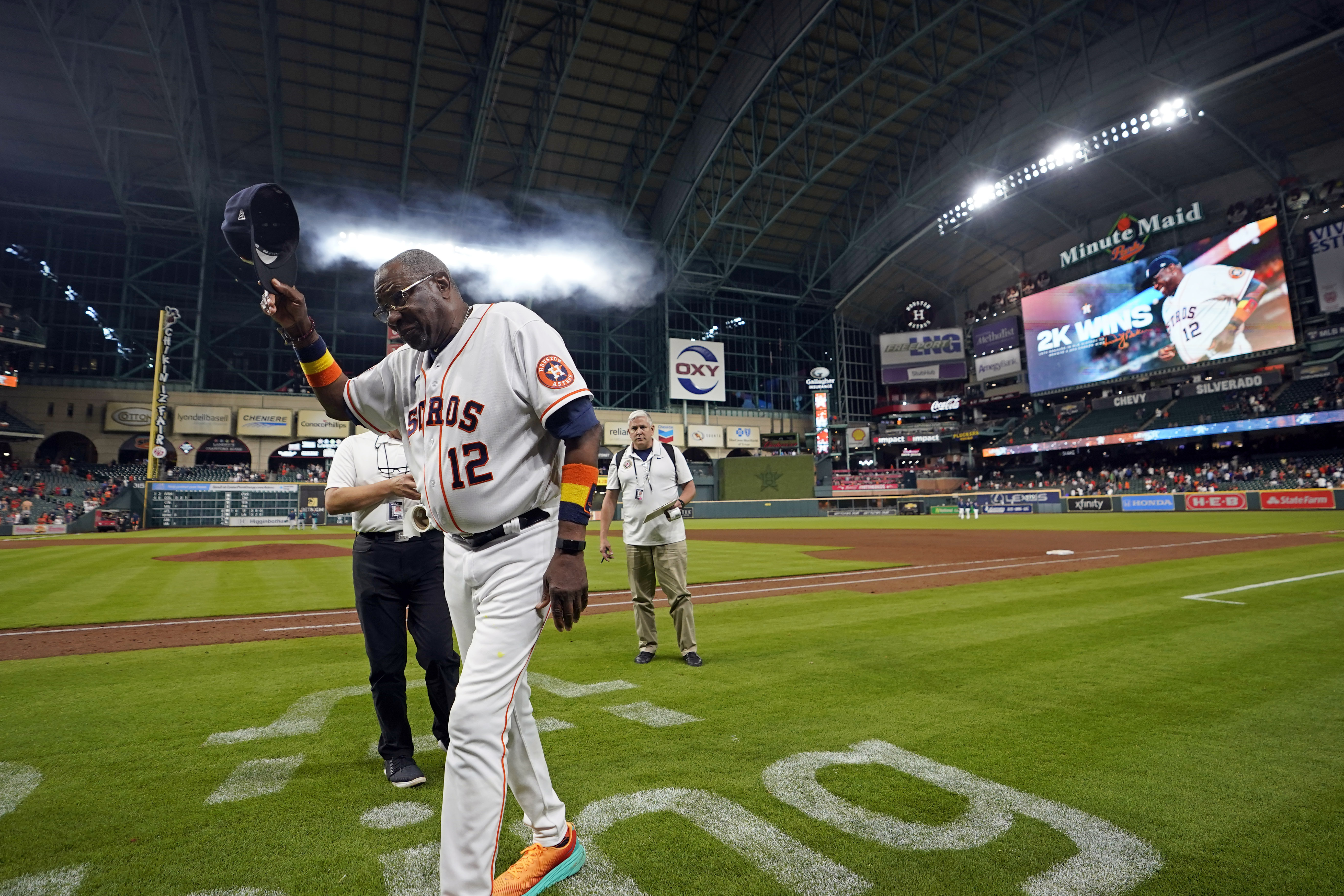 Mr. 2,000: Baker becomes 12th manager to reach 2,000 wins - Seattle Sports