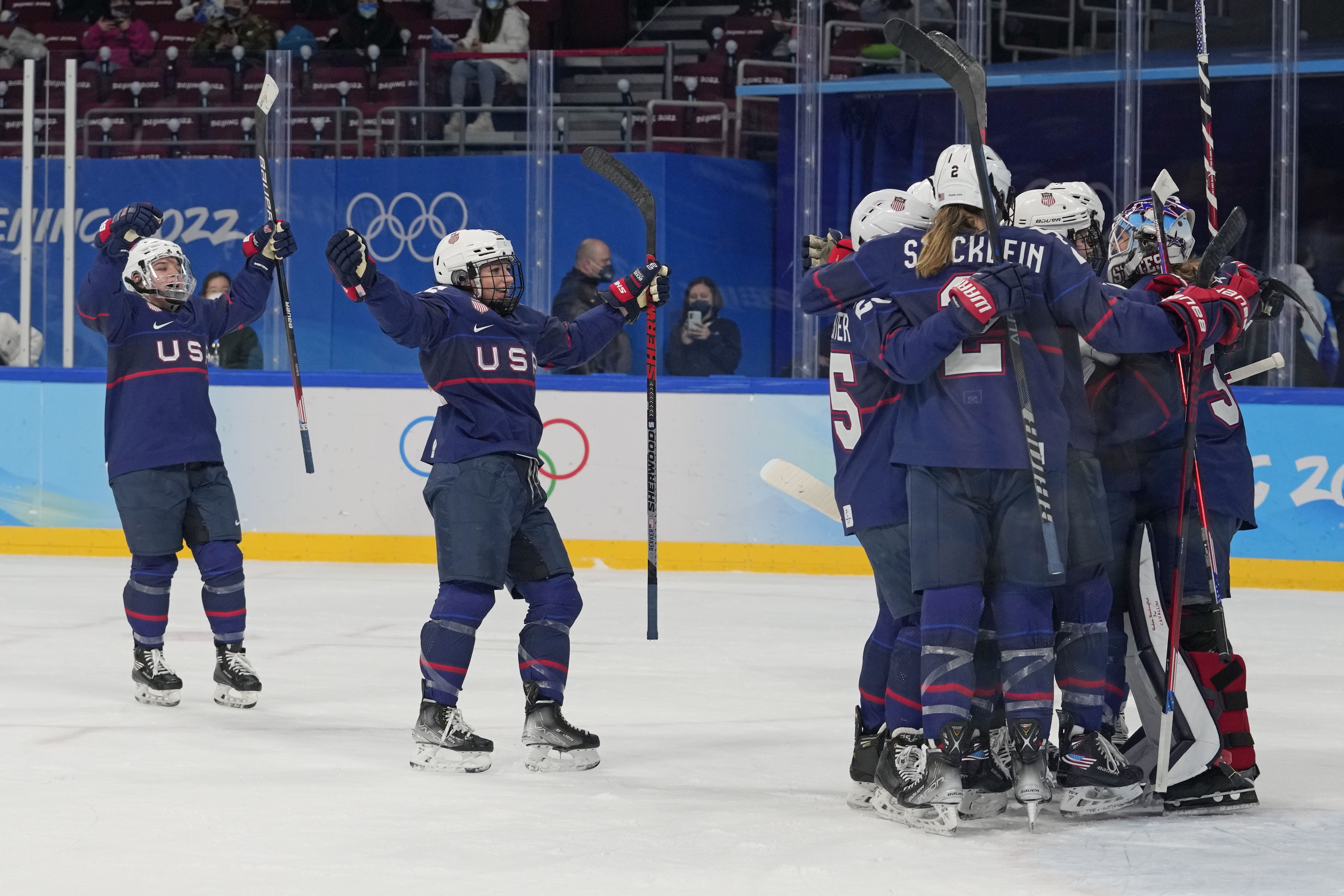 Olympics Live US wins to set up gold-medal game with Canada