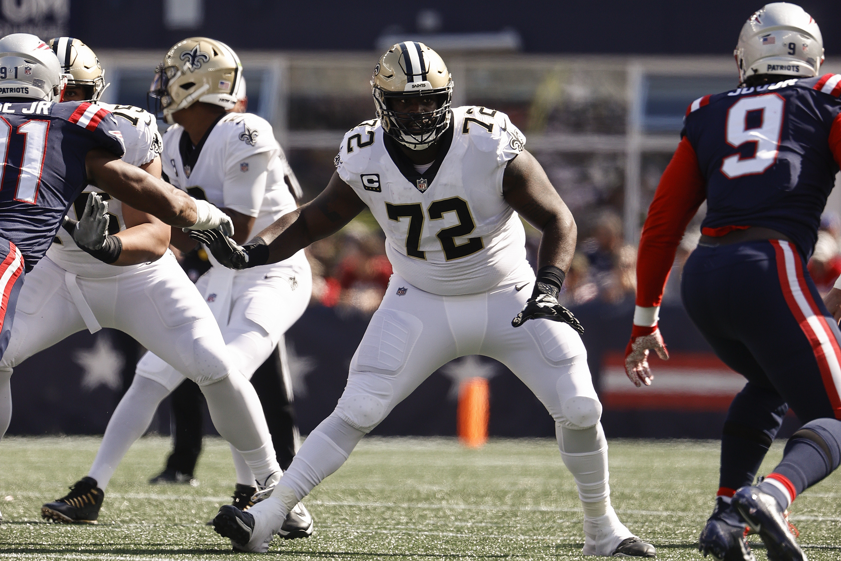 Mike McDaniel offers key update on Terron Armstead as Week 1 vs