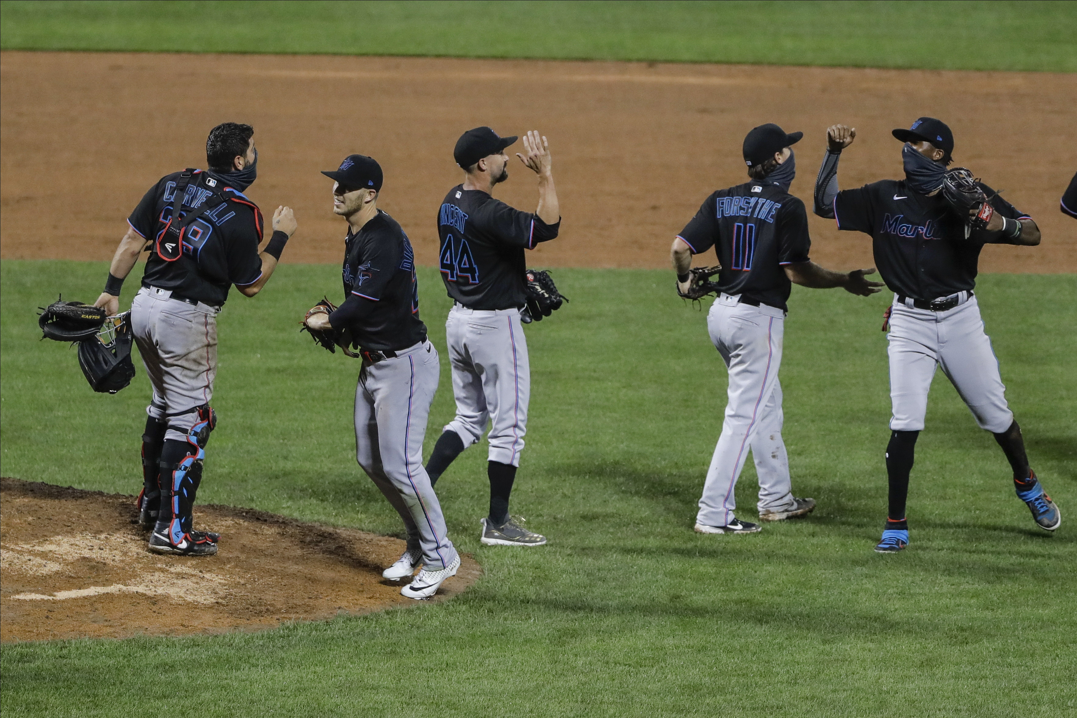 Surprising Marlins win again, top Mets 4-3 for 6th straight