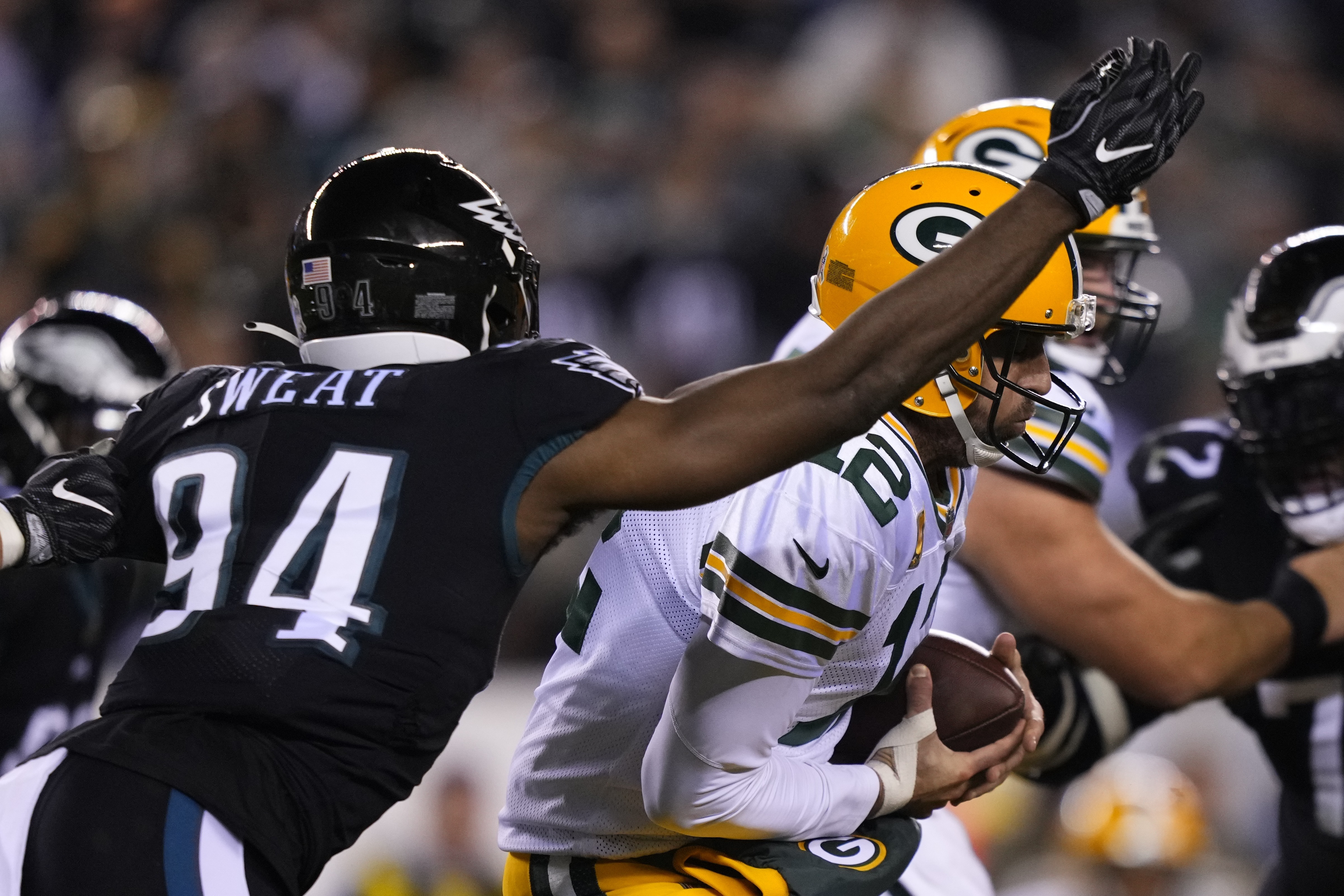 Hurts, Eagles run past Packers 40-33; Rodgers hurt, iNFOnews