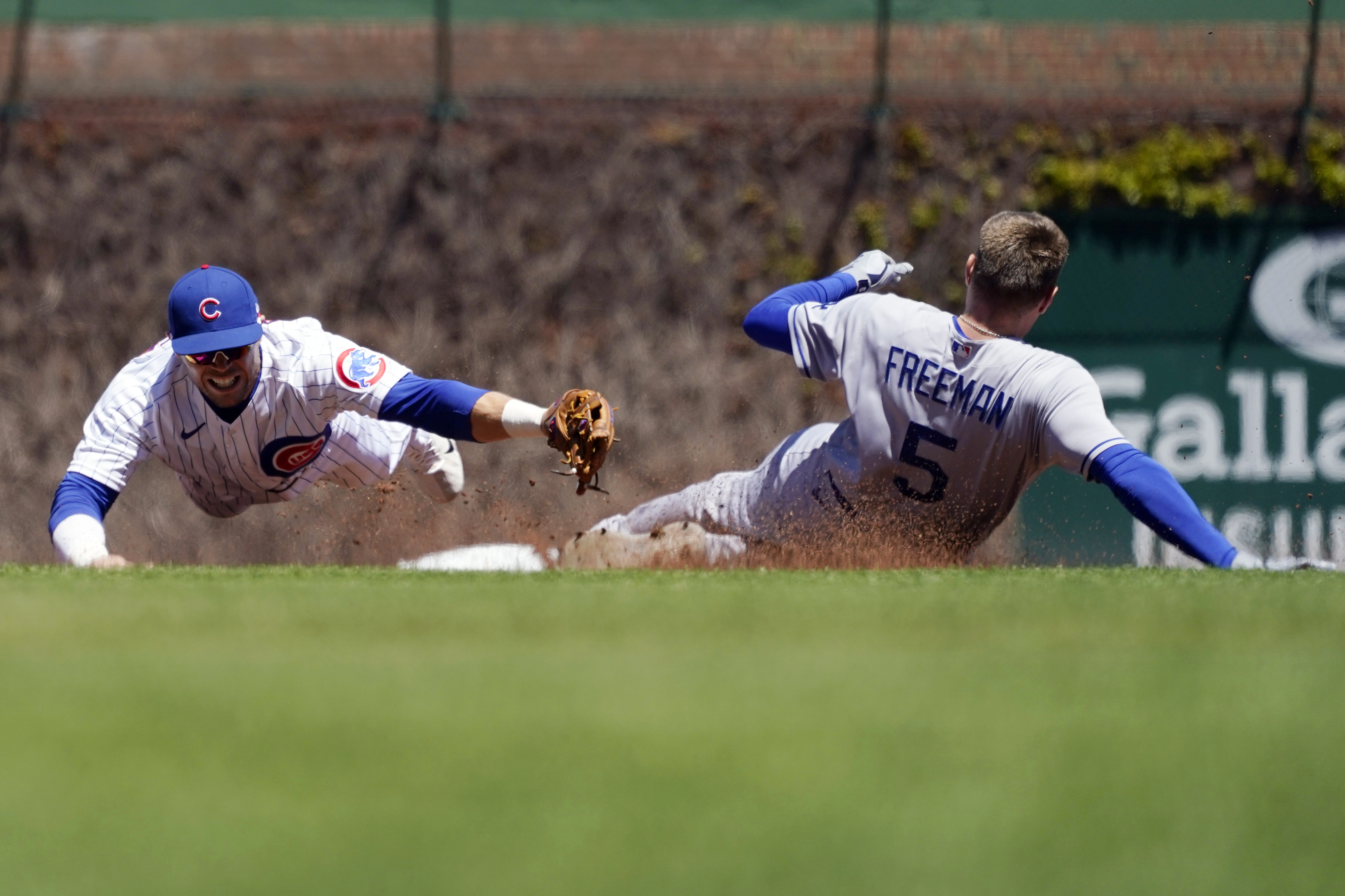 Clayton Kershaw throws a bullpen session as he works toward return from  sore shoulder