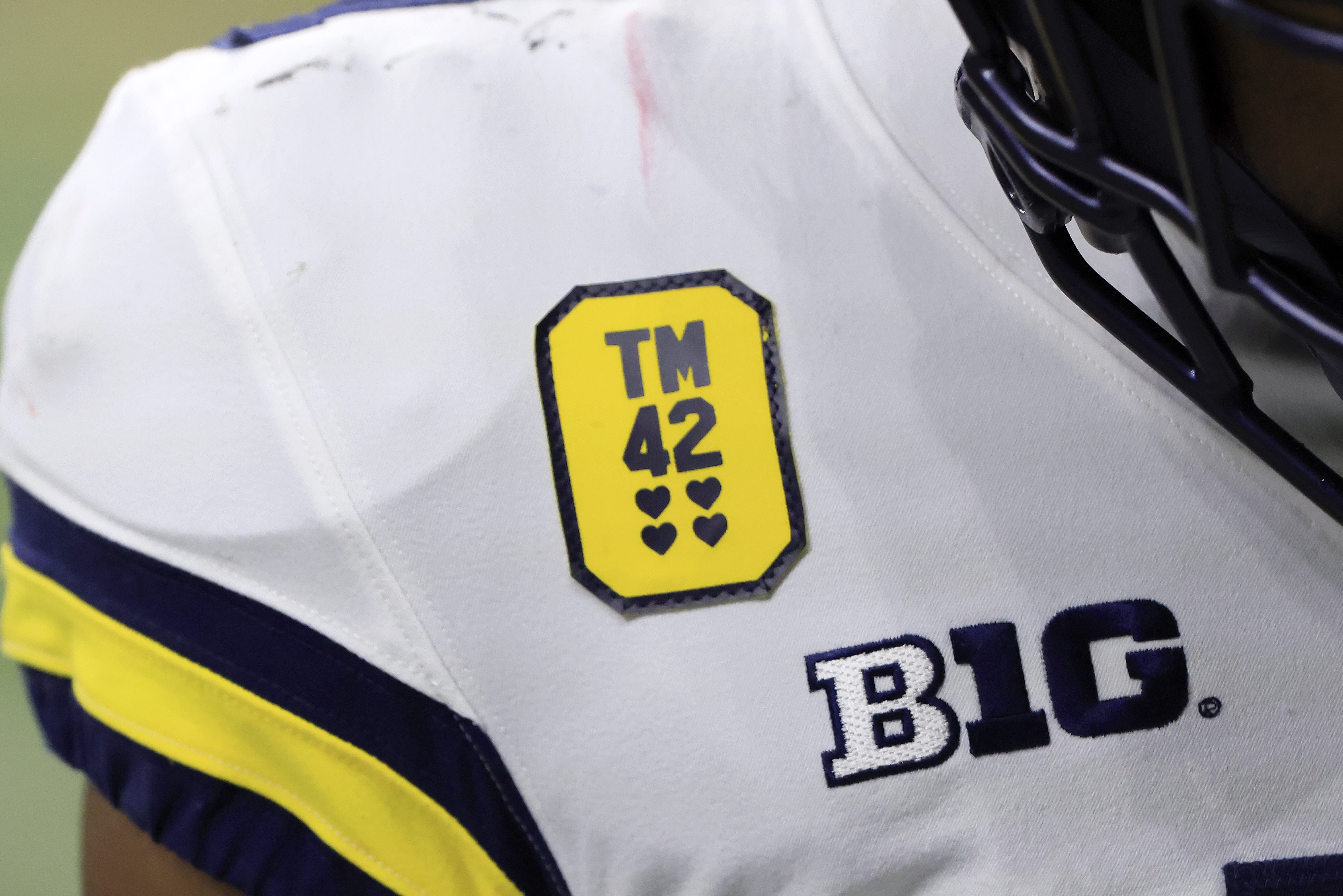 Michigan football Aidan Hutchinson, Jake Moody win Big Ten awards