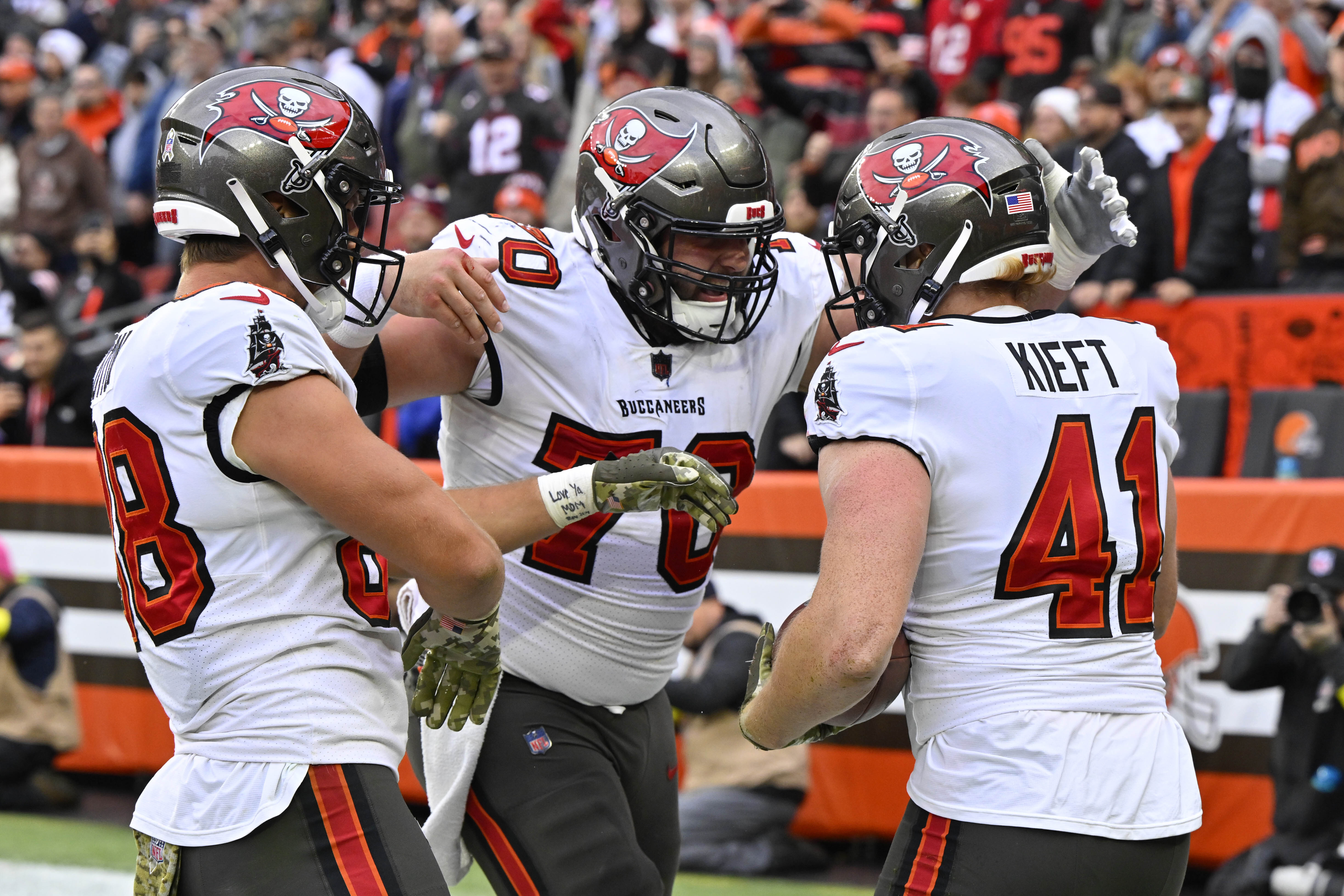 Tampa Bay Buccaneers Tight End Ko Kieft makes a catch during the