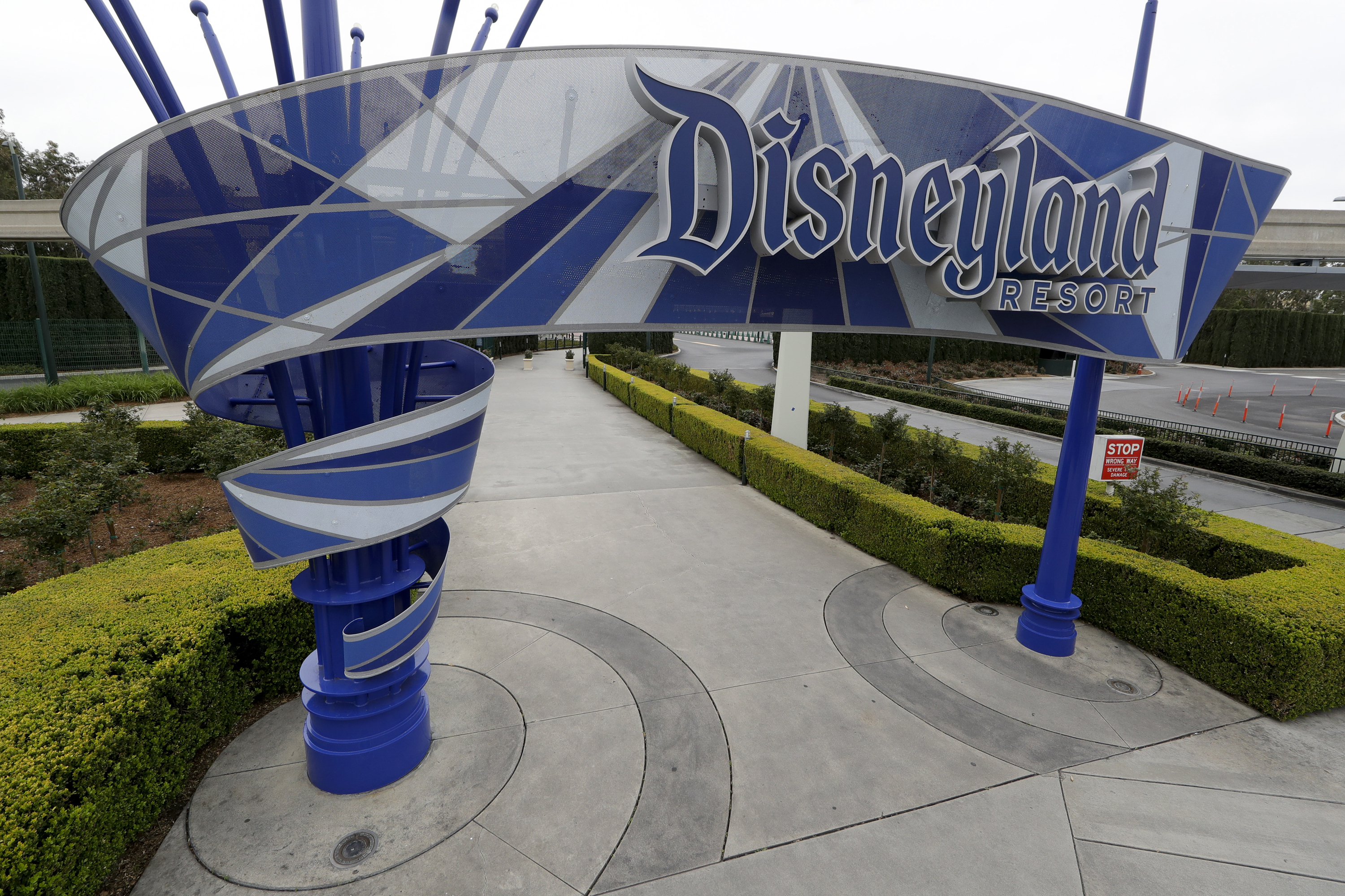 Disneyland Opens Mass Vaccination Site Could Disney World Be Next