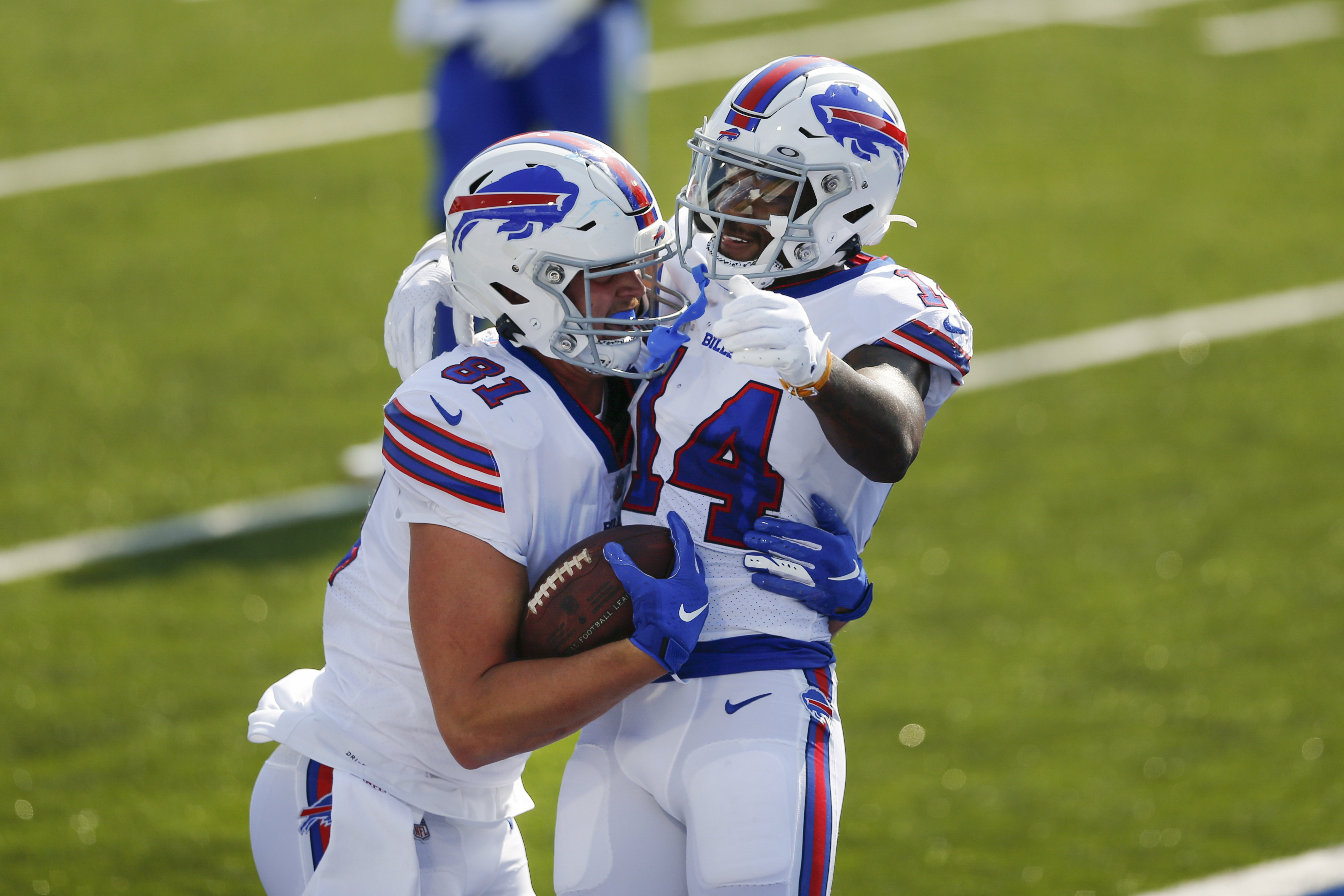 Bills rally to beat Rams 35-32 after blowing 25-point lead - The