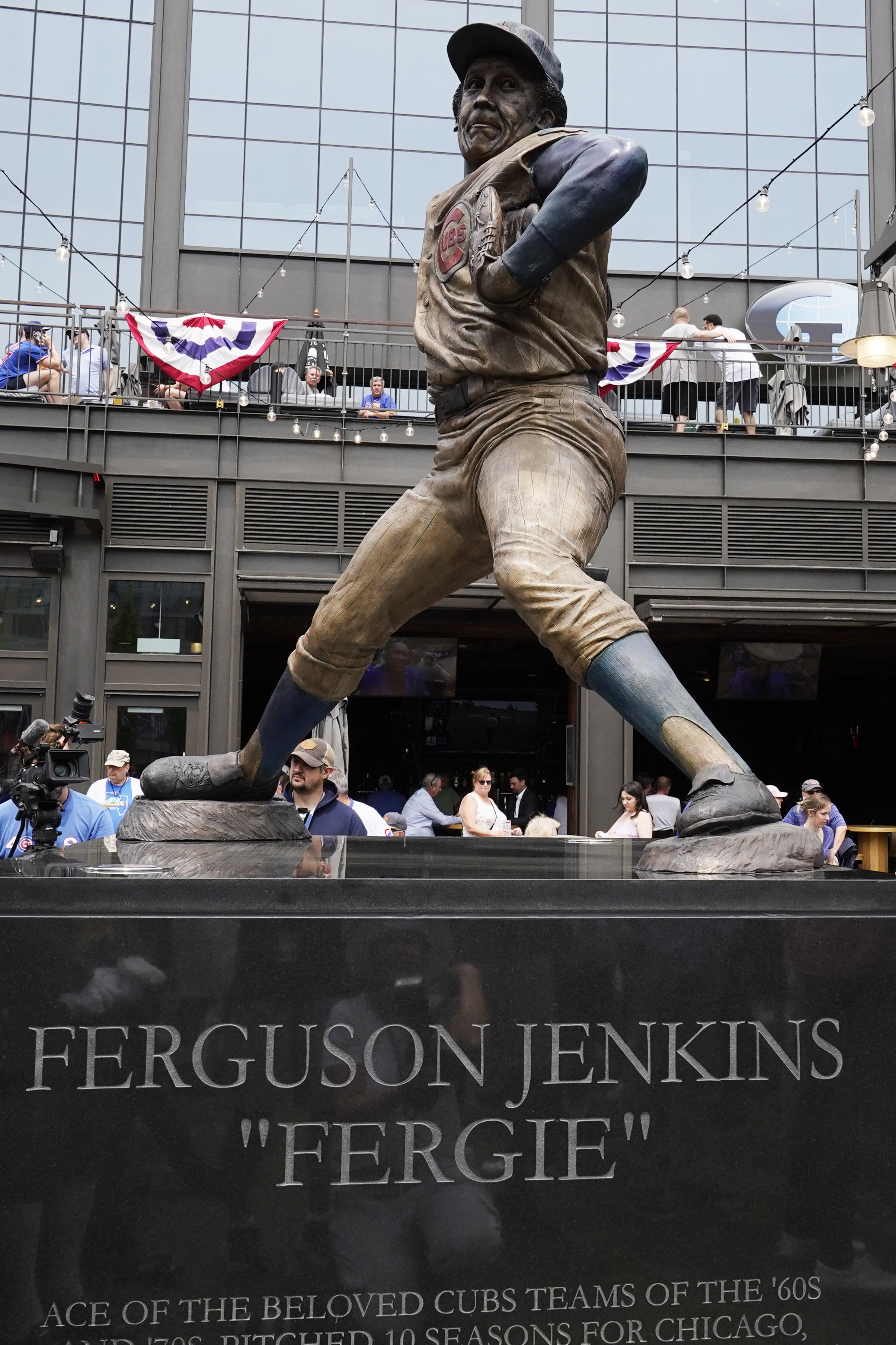 Cubs to unveil Jenkins statue outside Wrigley Field on May 20