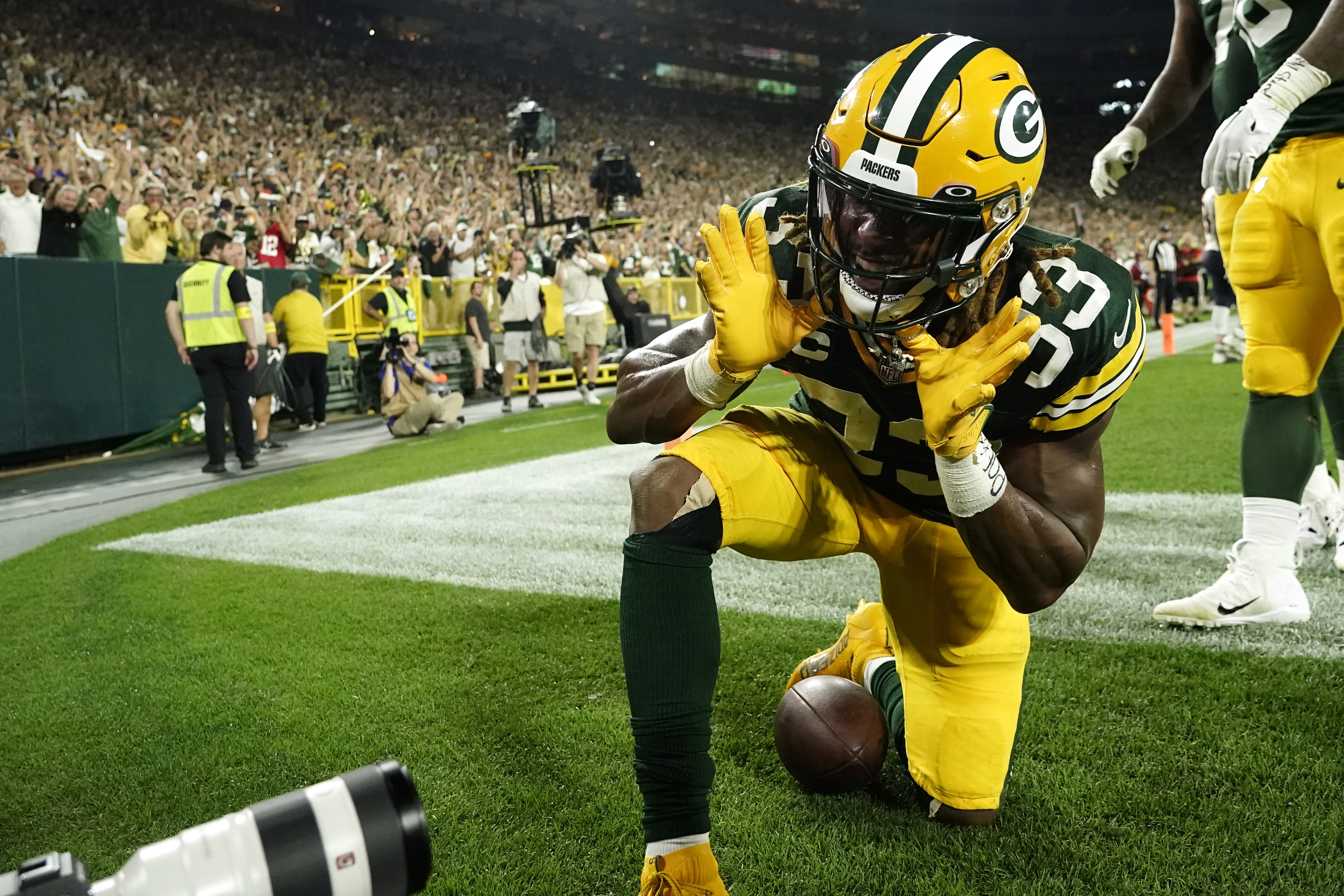 Aaron Jones, Christian Watson, David Montgomery active for Packers