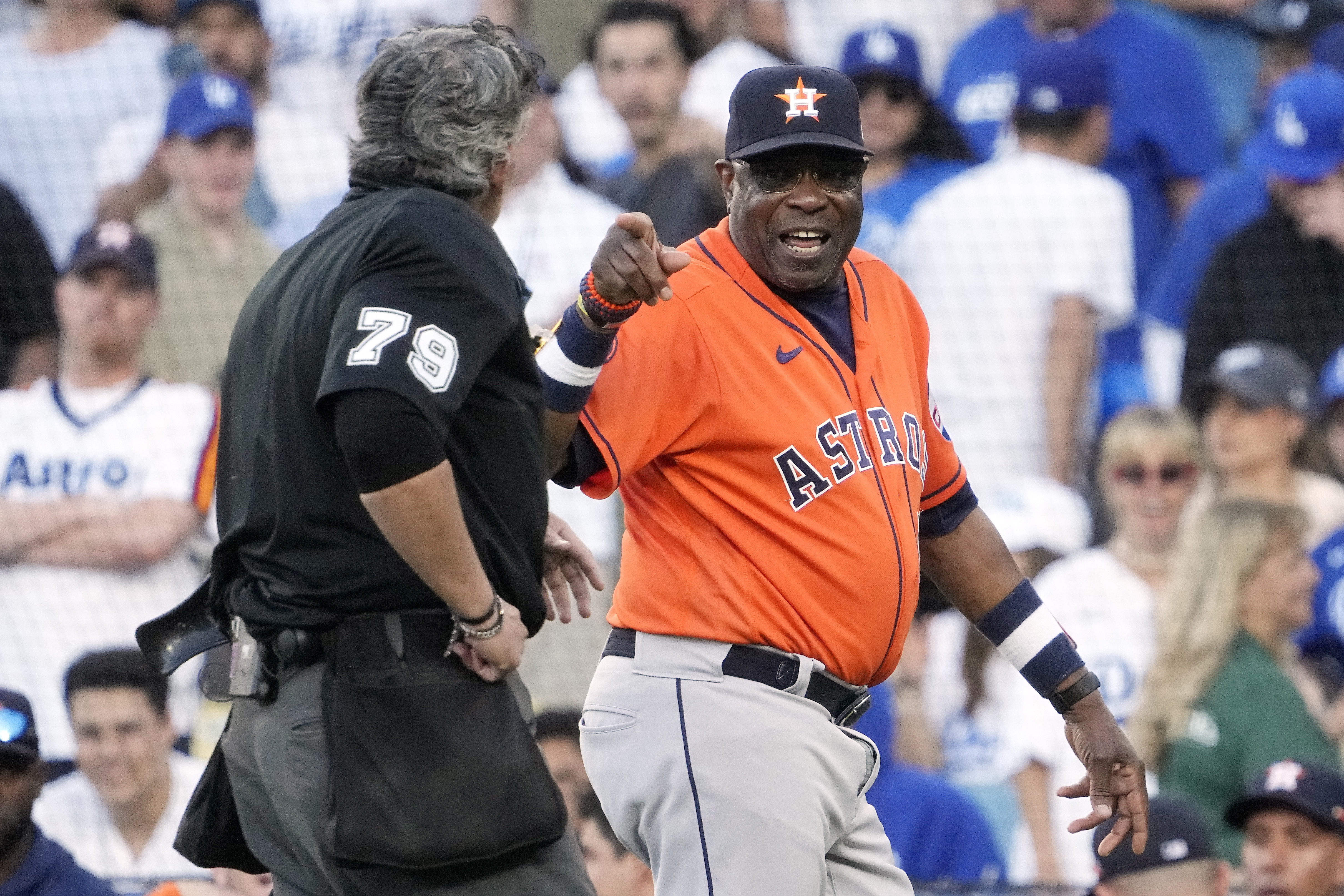 Dodgers rally to beat Astros 8-7 after Houston reliever Stanek called for  balk in 8th