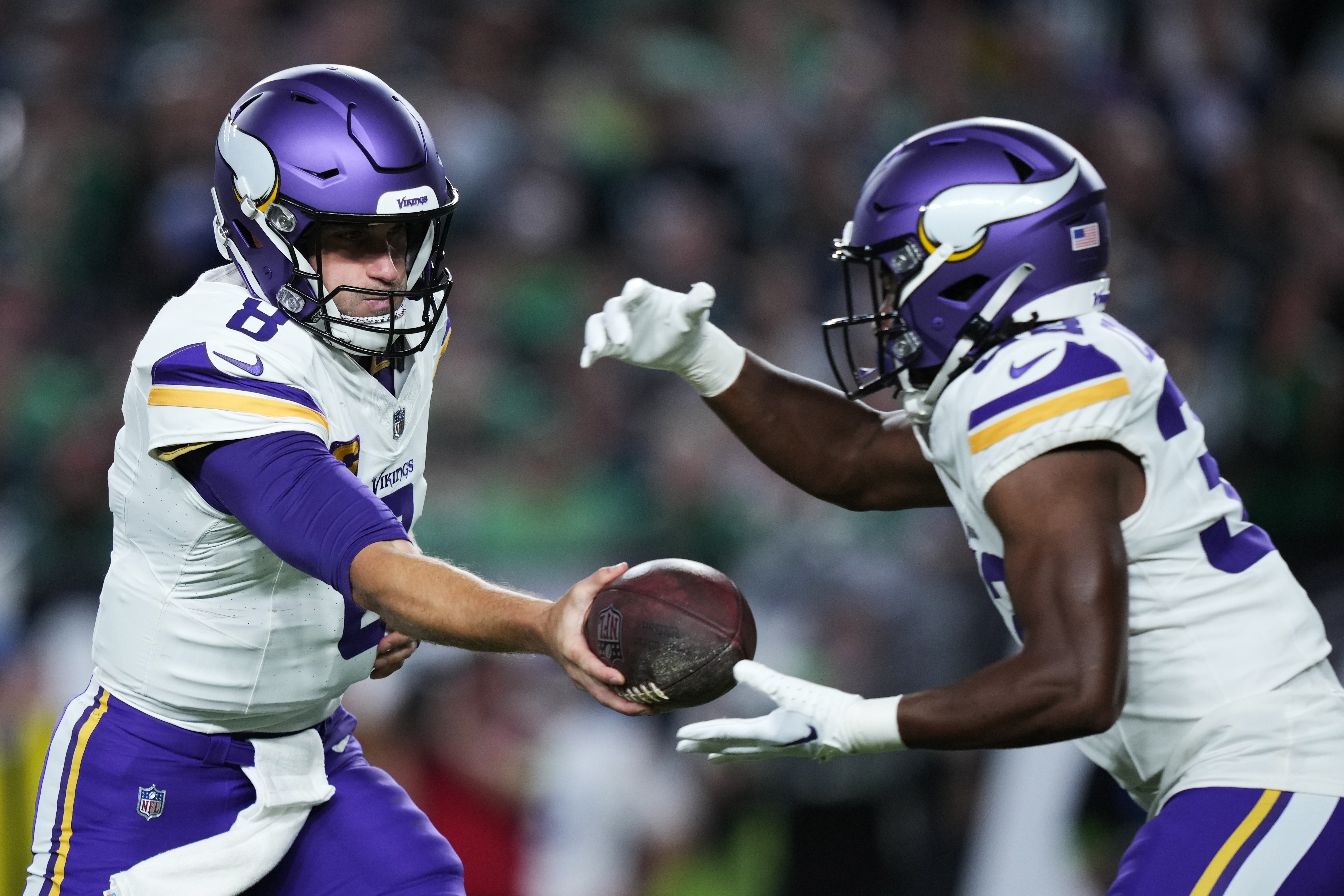 Eagles vs. Vikings: Jalen Hurts runs for 2 TDs, Birds win 34-28