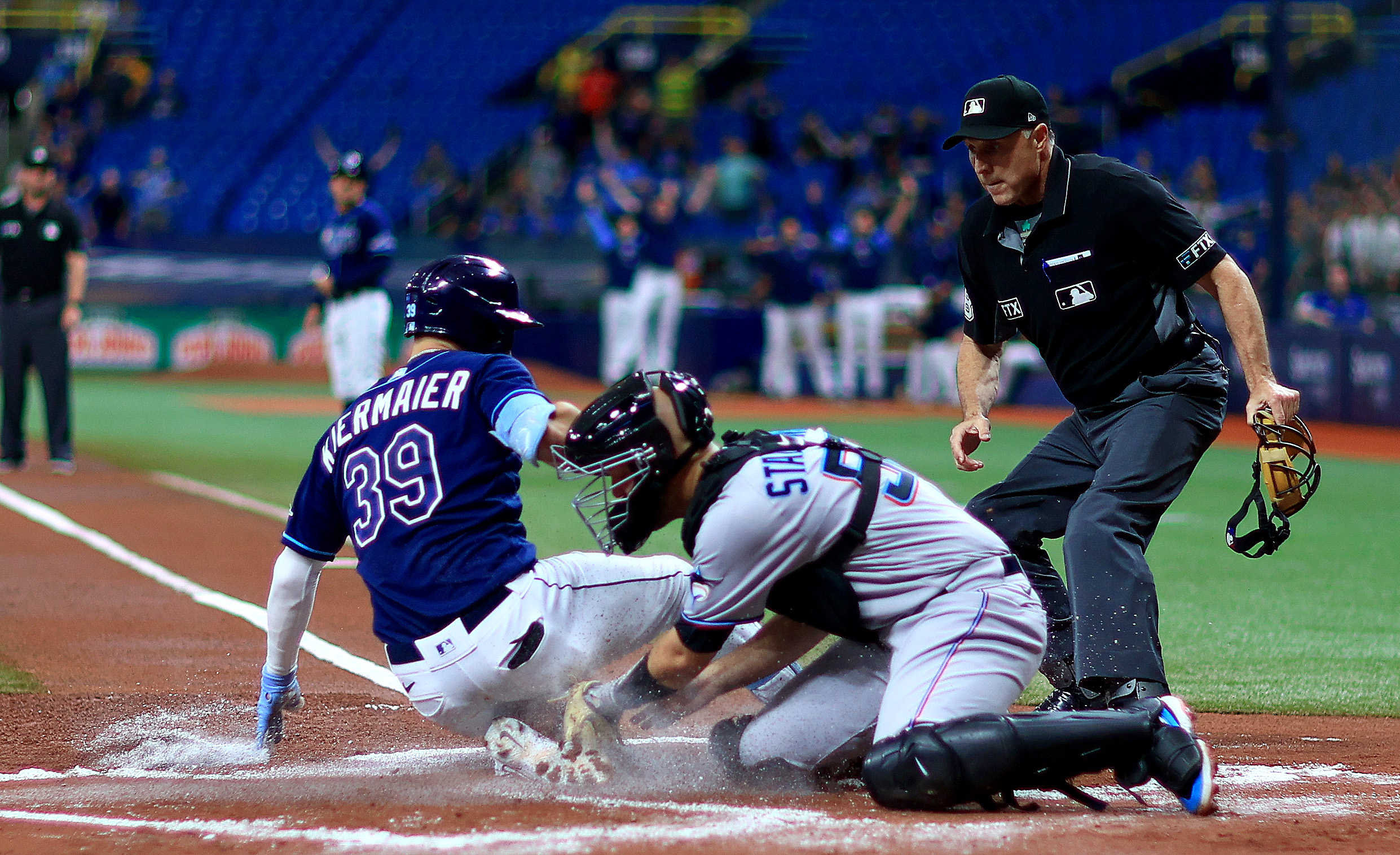 Pinch-hitter Yonathan Daza hits three-run double as Rockies rally