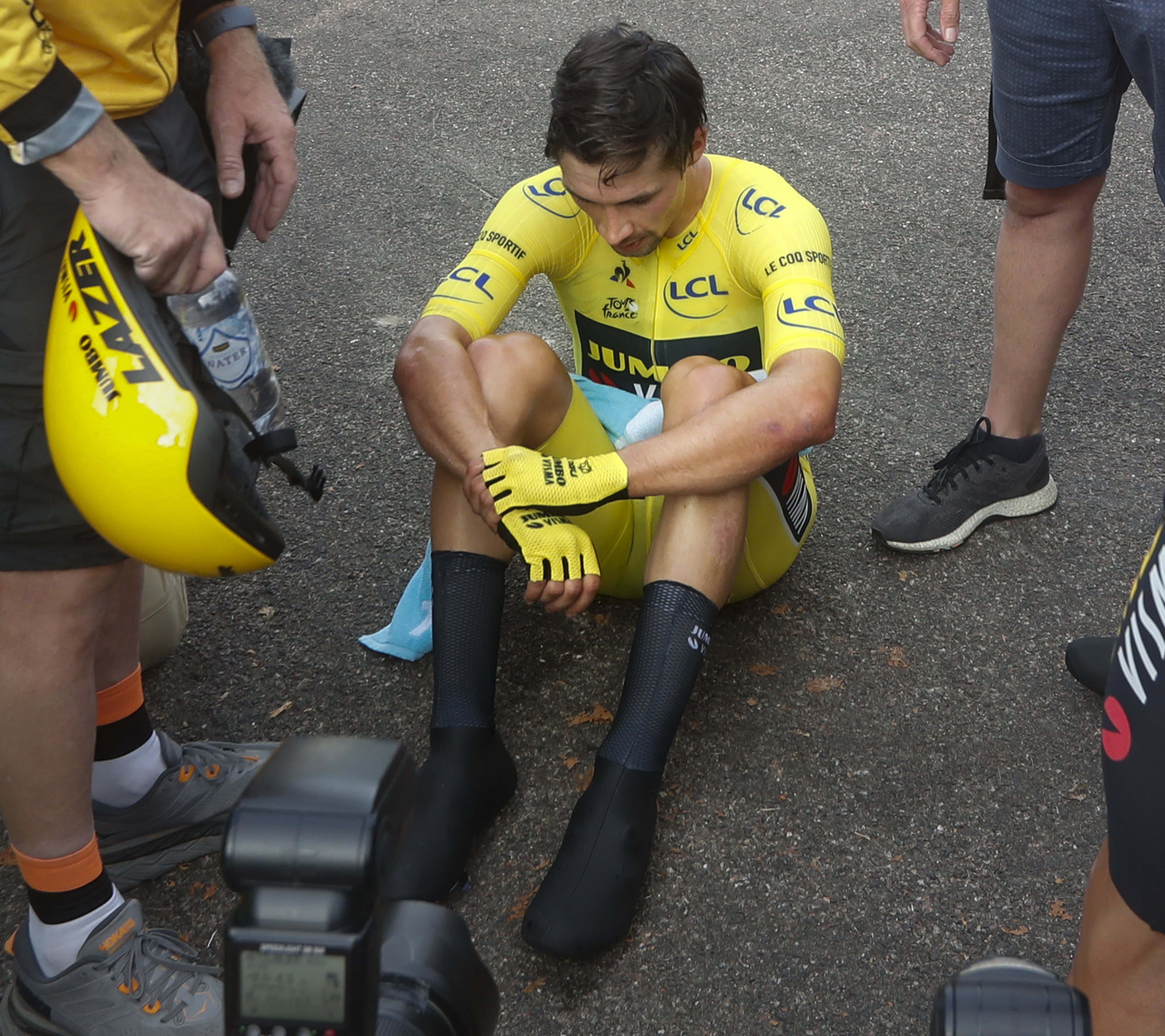 Pogacar crushes Roglic to seal Tour de France title