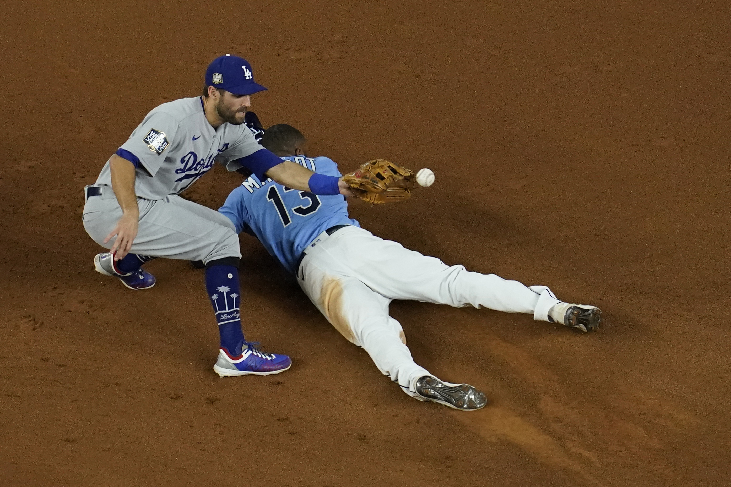 Kevin Kiermaier AMAZING JUMPING CATCH TO STEAL A HOME RUN