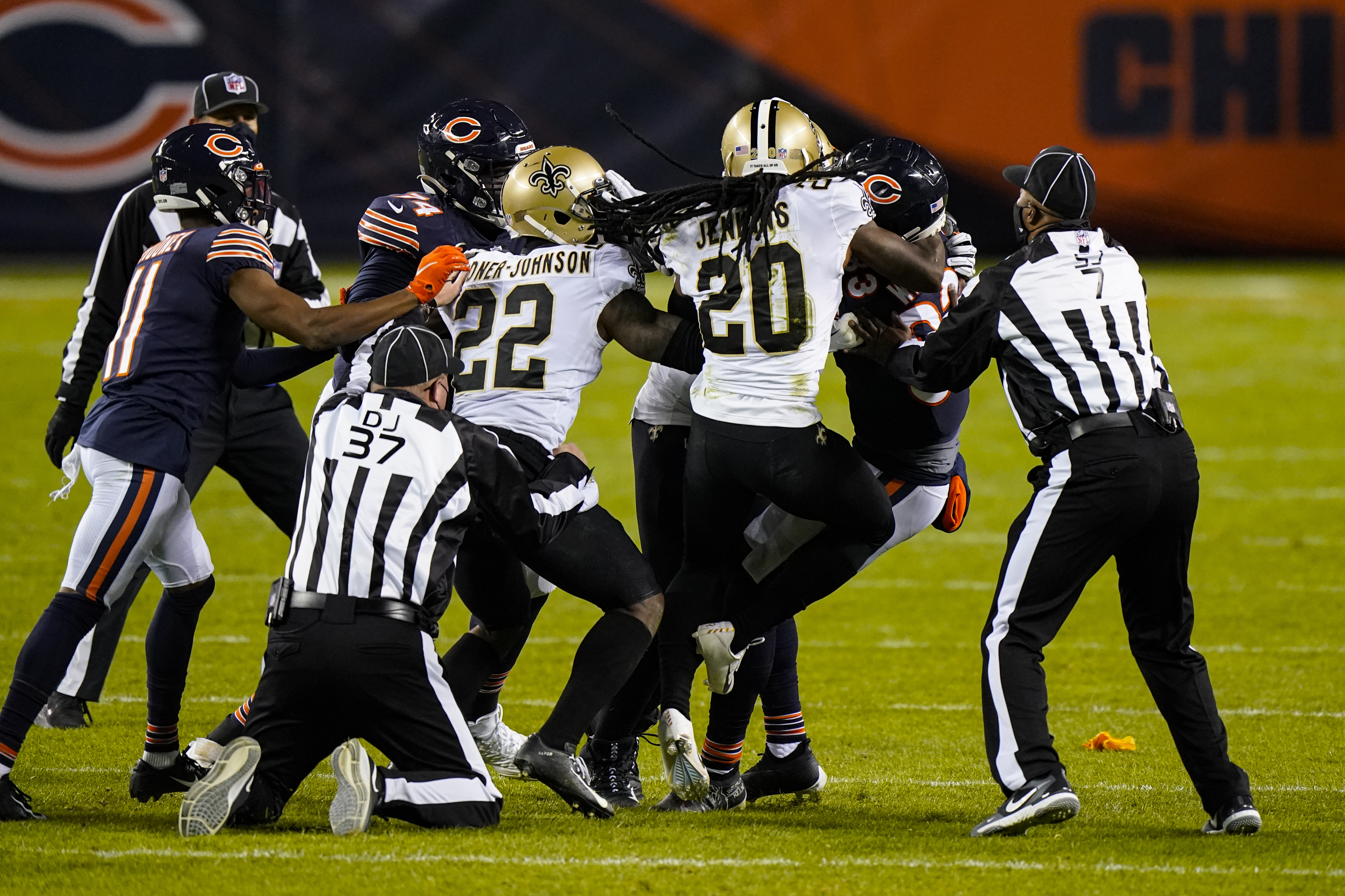 49ers, Bears played in shocking conditions as rain flooded Soldier Field