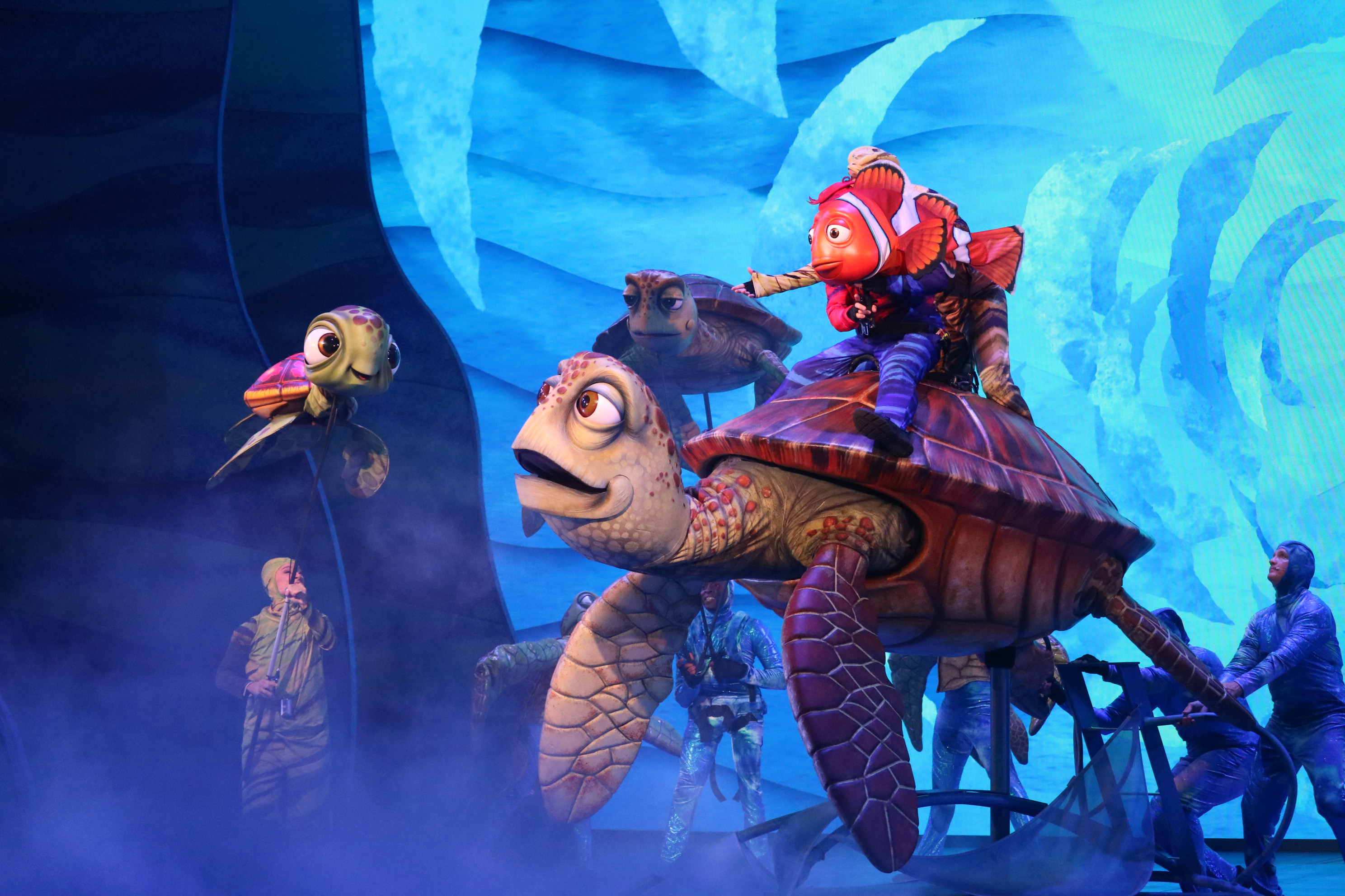 2976px x 1984px - Disney's new 'Finding Nemo' show returns with extra flare, magic