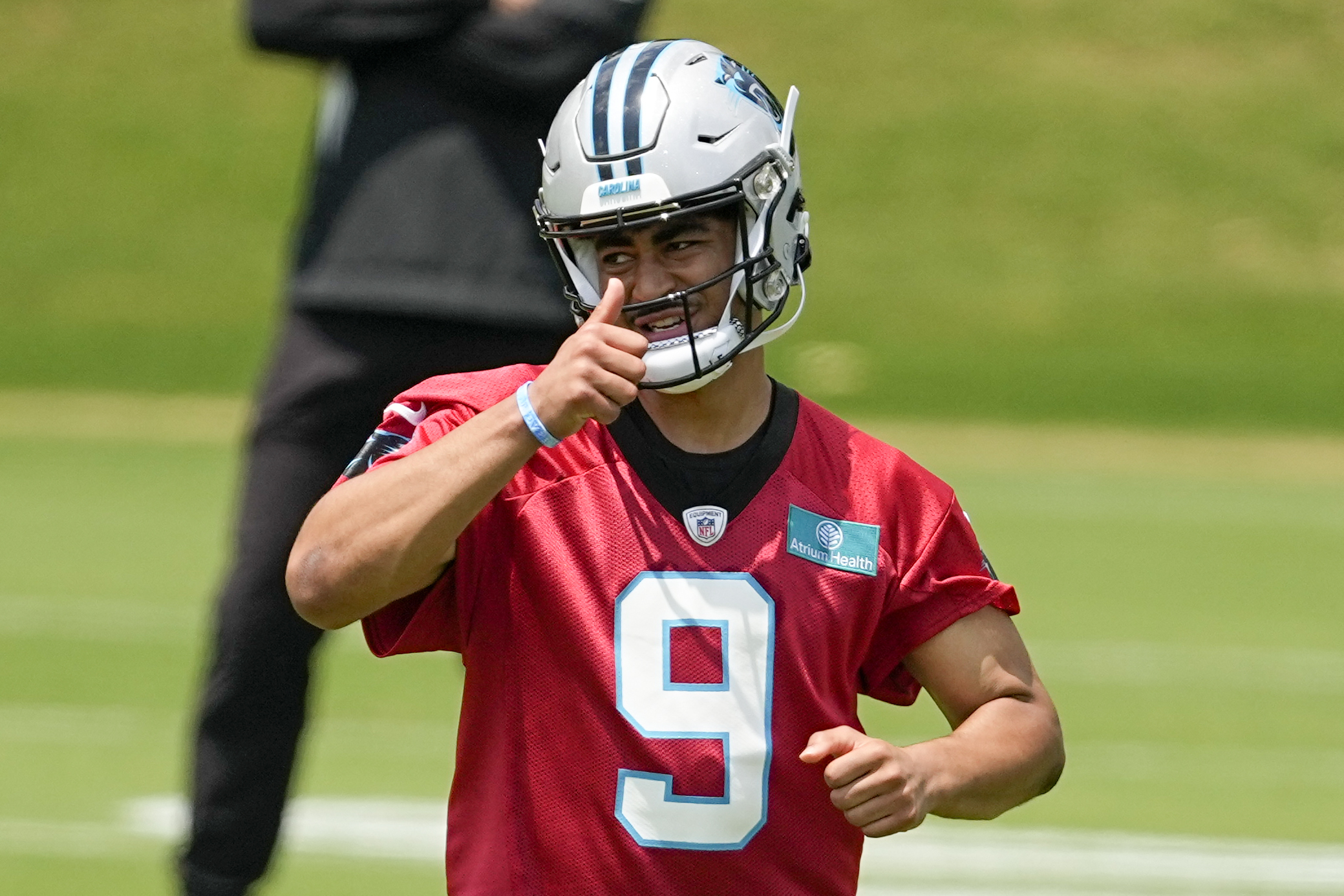 Panthers QB Bryce Young impresses, shows 'complete command' in first NFL  practice