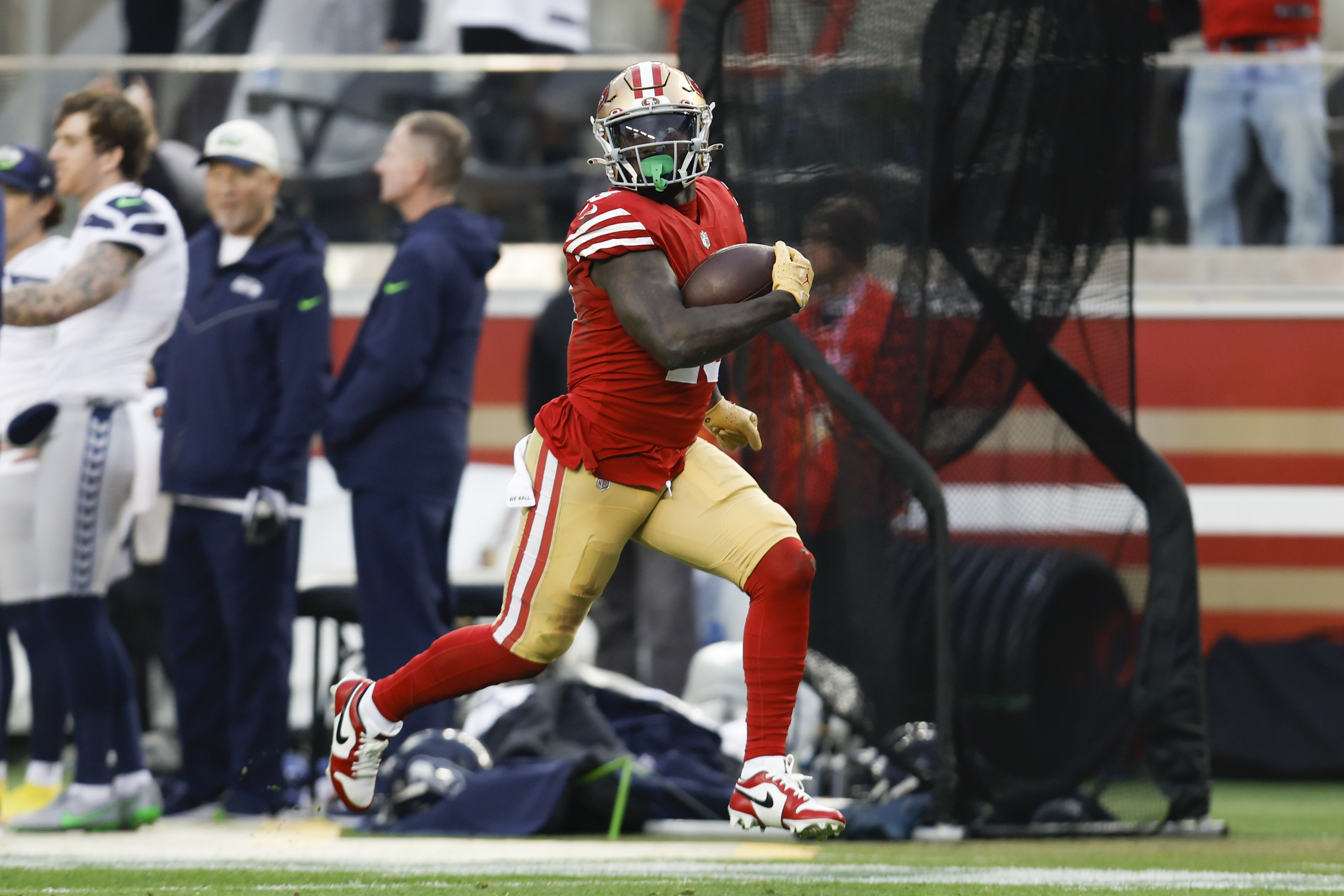 Purdy's 4 TDs lead 49ers past Seahawks 41-23 in NFL playoffs