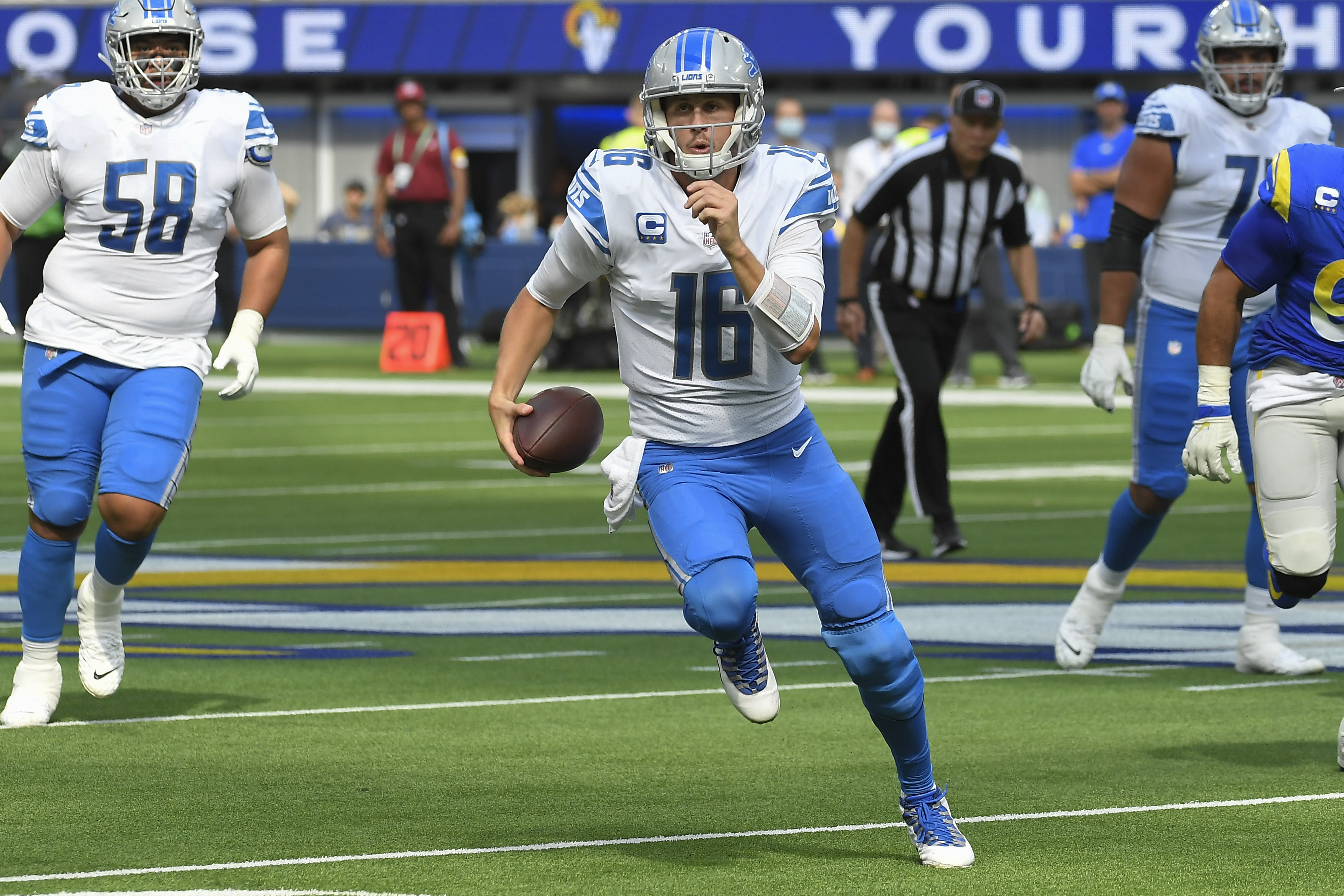 Rams 28-19 Lions: Matthew Stafford throws 3 touchdowns passes