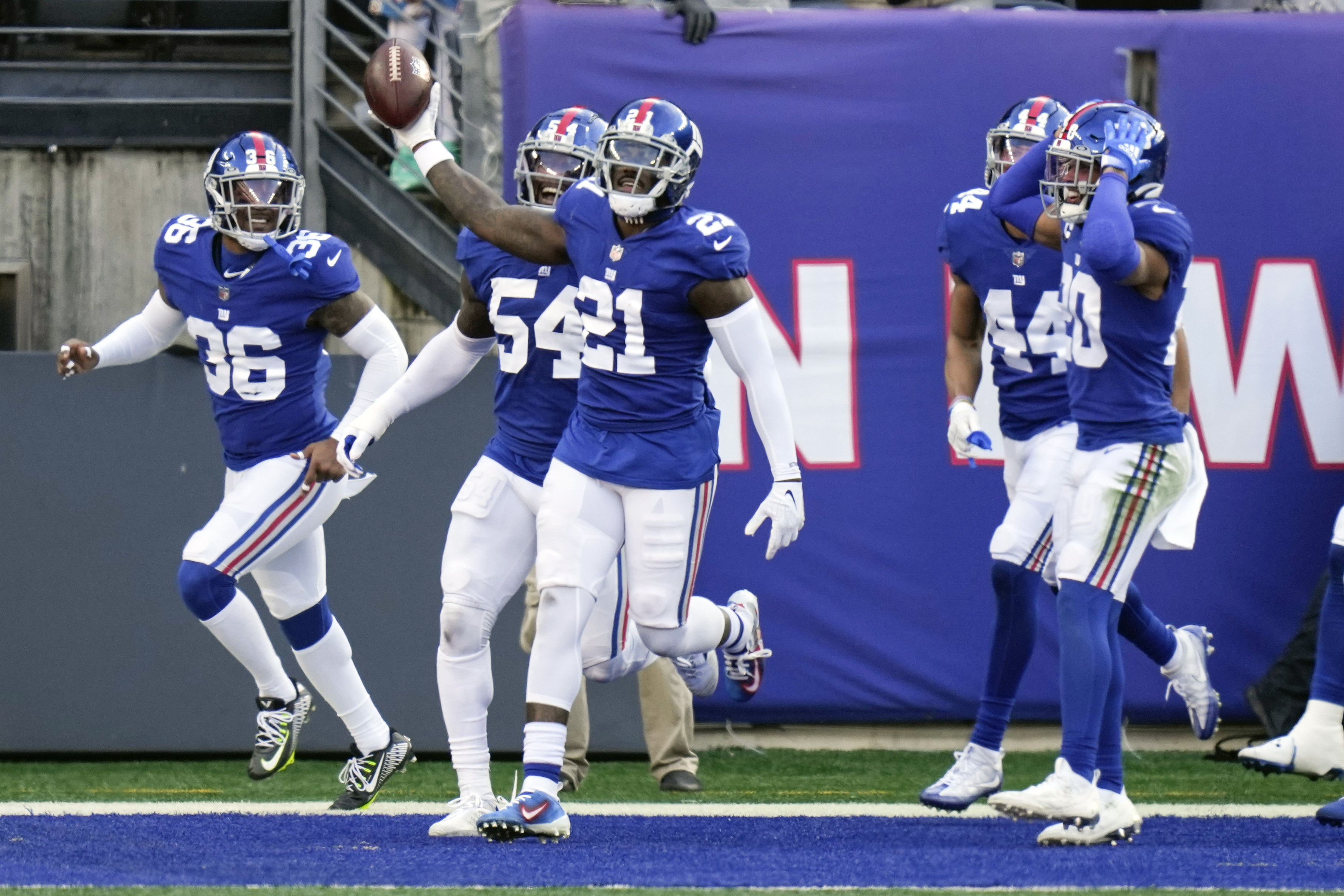 Giants Rout Colts, Reach Playoffs for 1st Time Since 2016