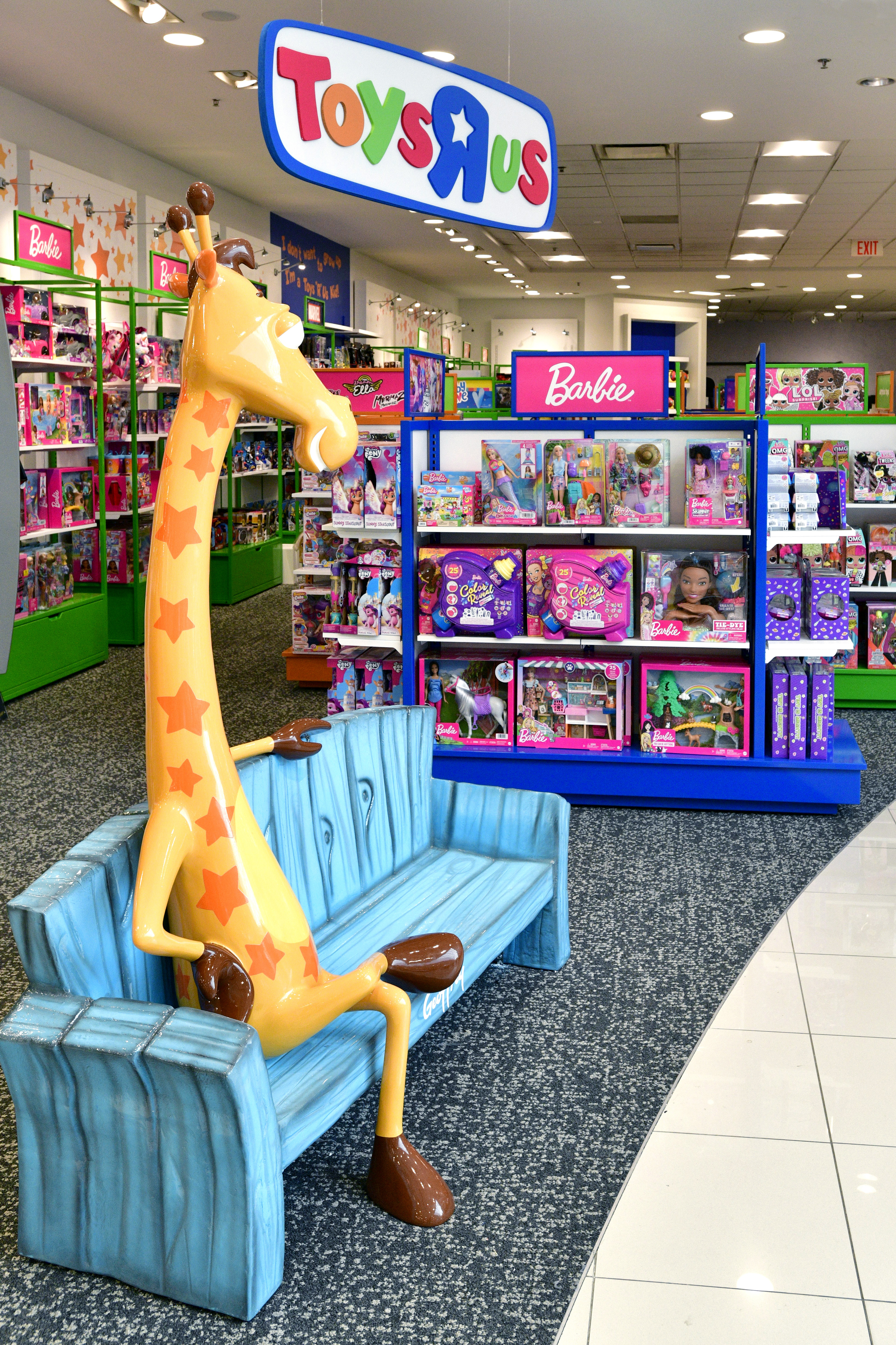 stærk reservation greb Toys 'R' Us is making a major comeback and will start opening new stores in  July