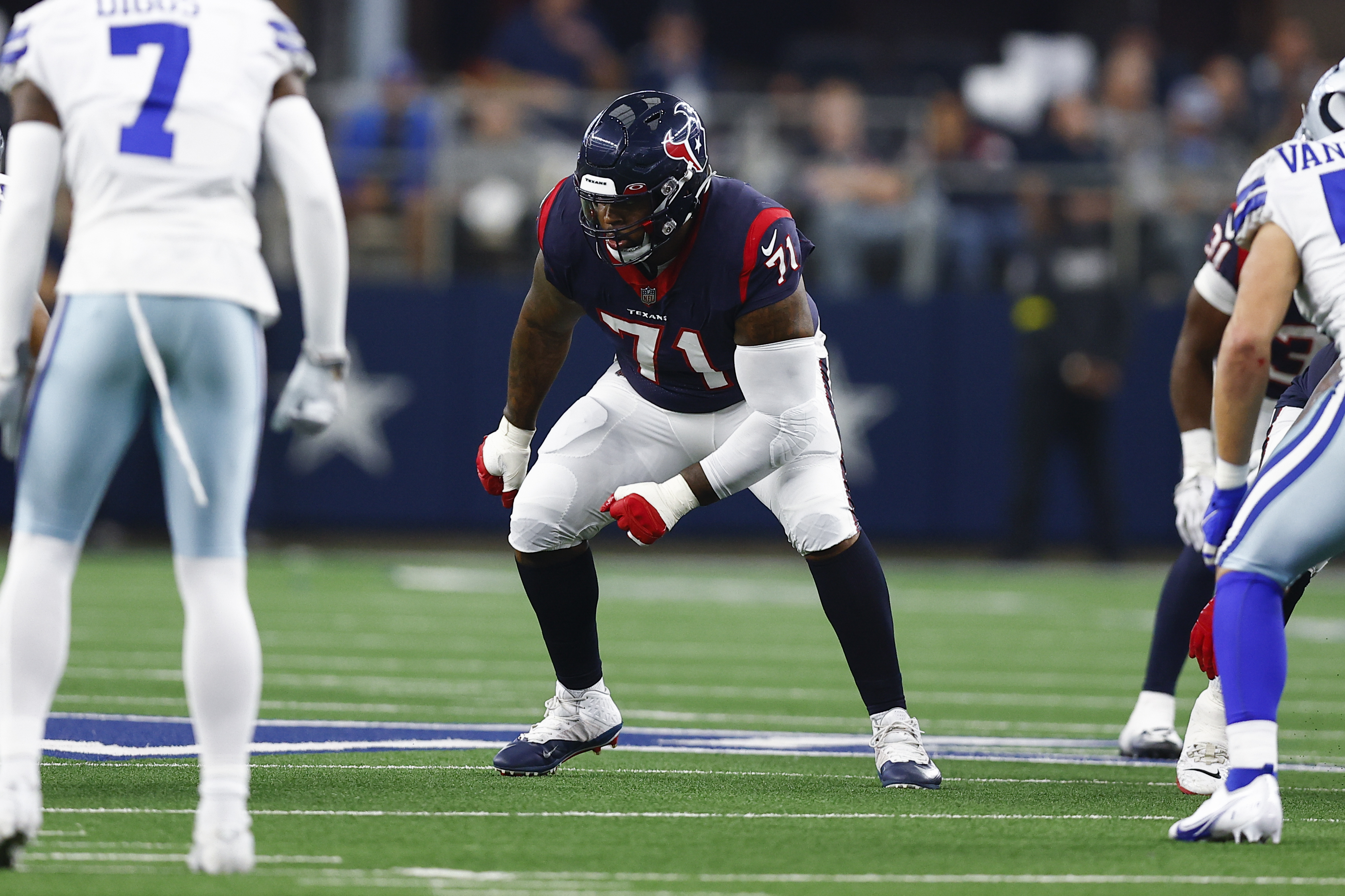 Right tackle shaping up as Tytus Howard's 2022 position for Texans