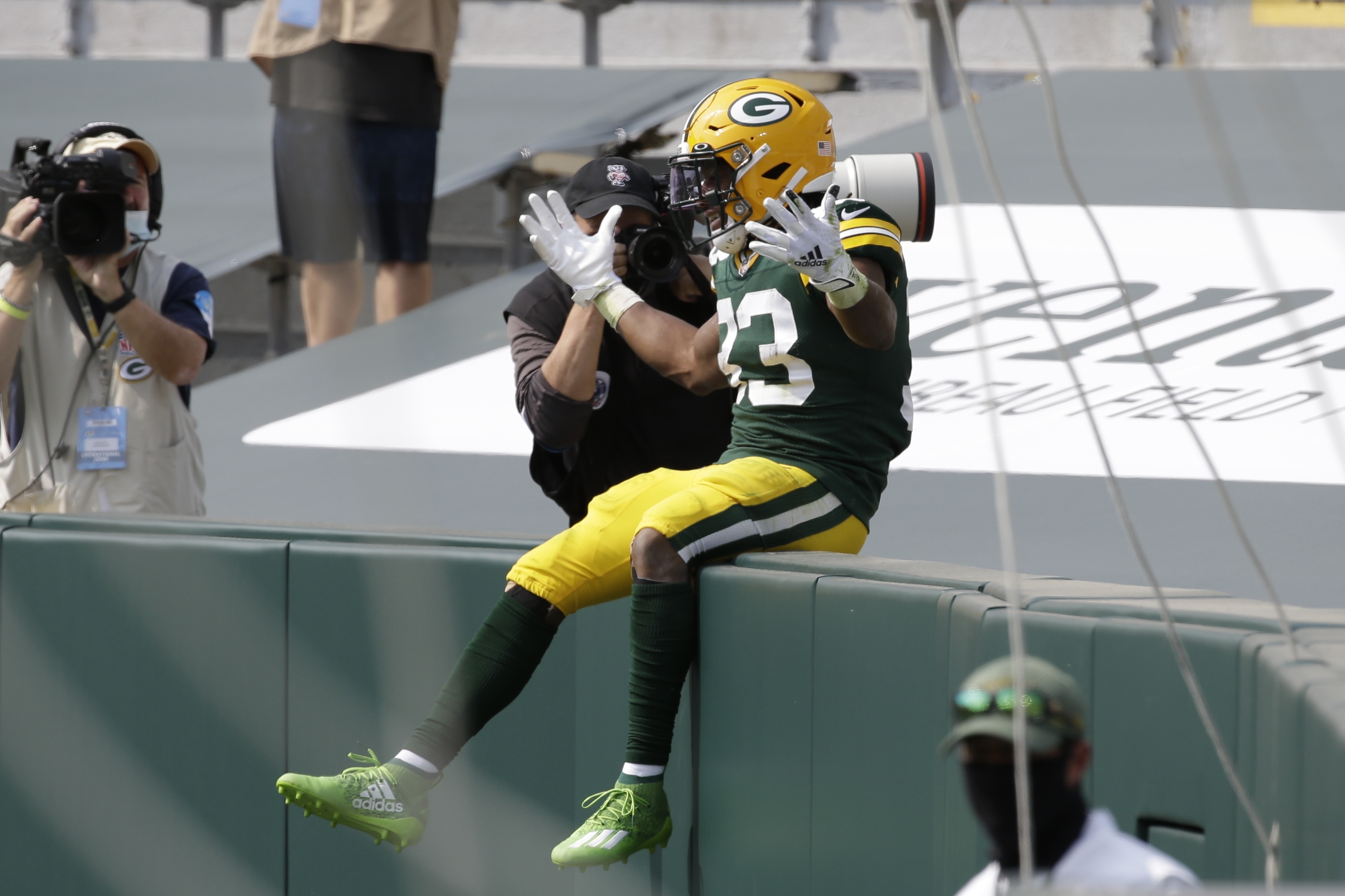 Jones, Packers grab divisional win over Bears, Green Bay Packers, Chicago  Bears