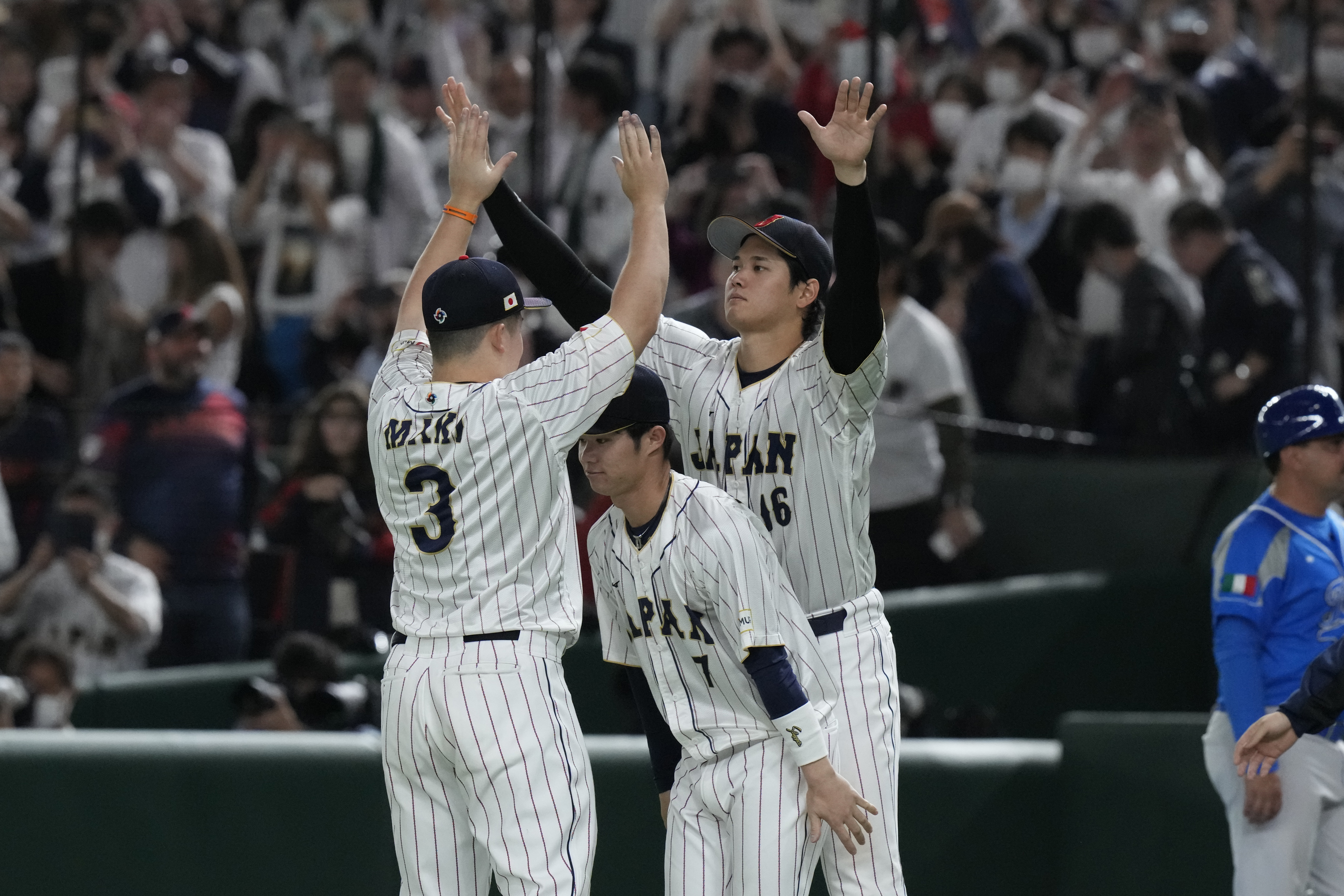 Shohei Ohtani throws 102 mph, Japan advances to WBC semifinals