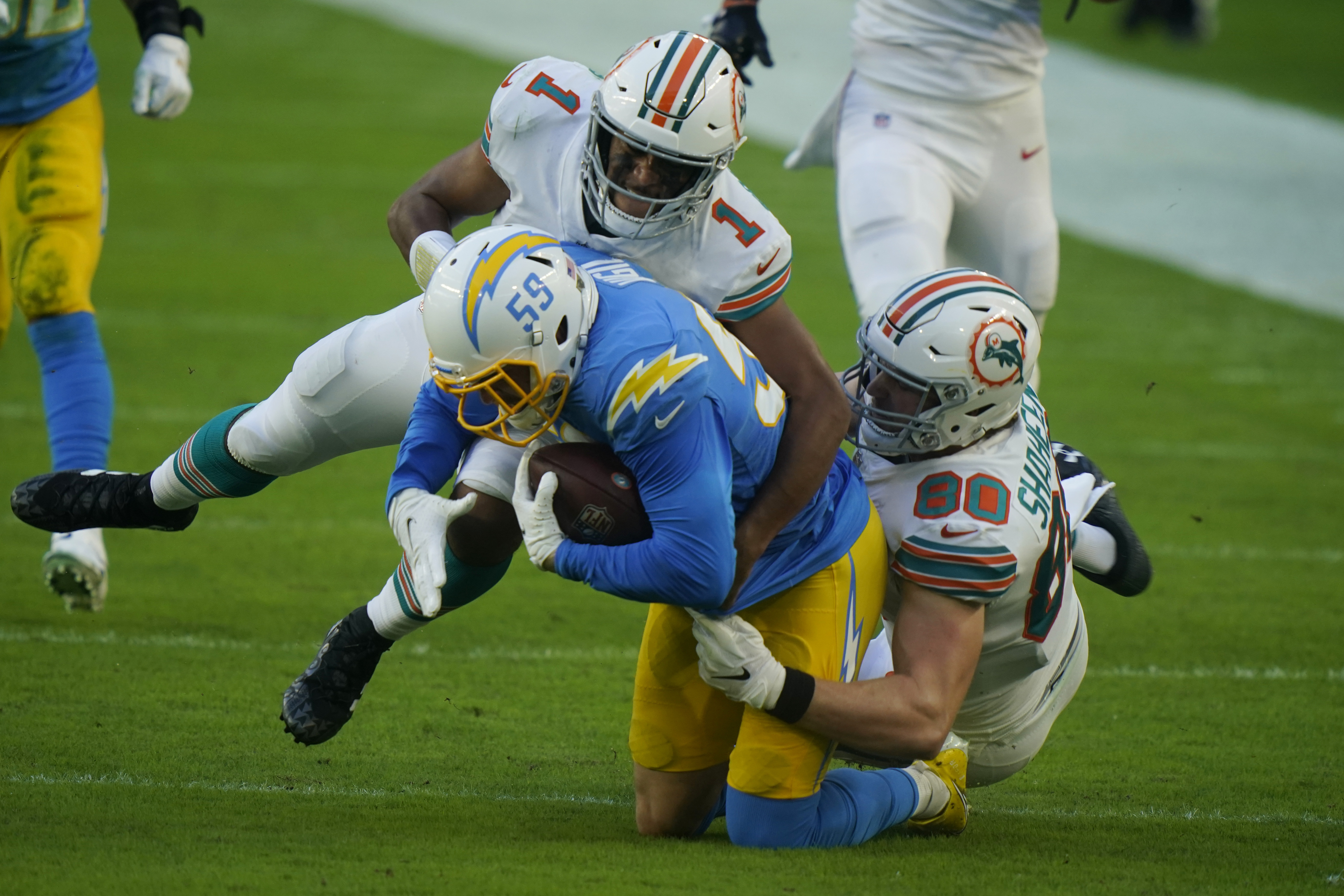 Dolphins earn 5th straight win by beating Chargers 29-21, Needham playing  role on defense – KTSM 9 News