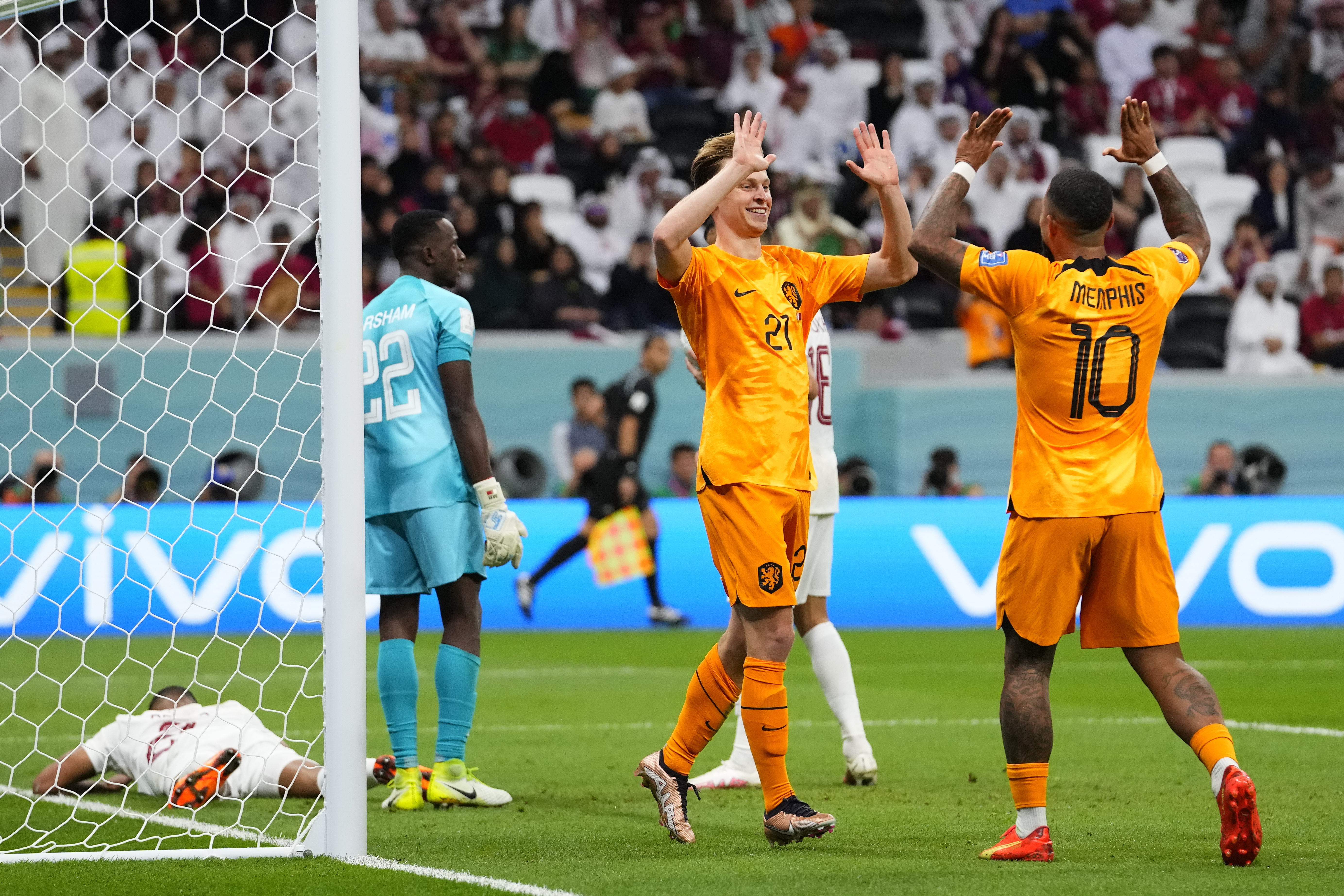 Netherlands beats host Qatar 2-0 to advance at World Cup – The Denver Post