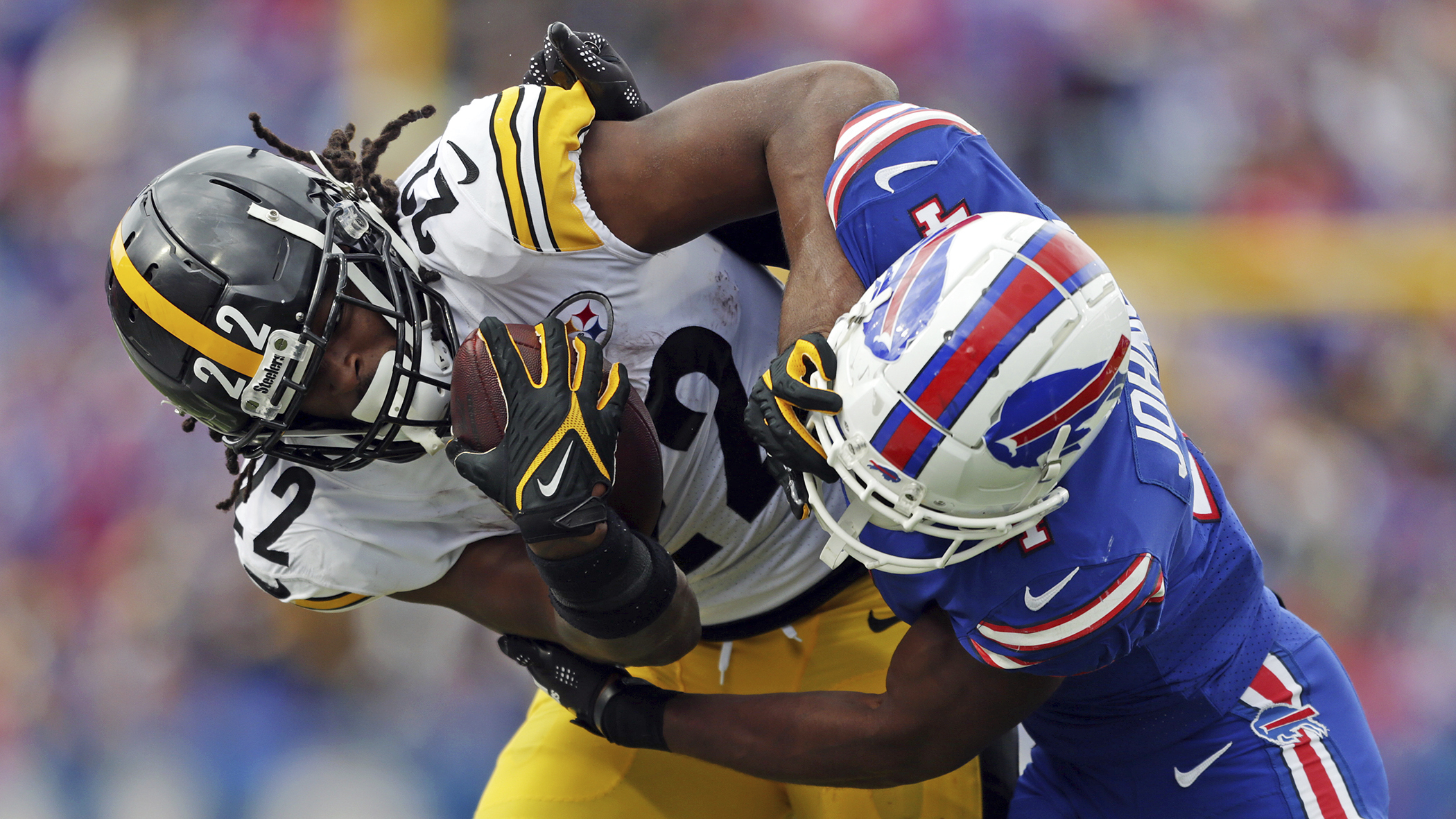 Allen picks apart Steelers secondary in Bills' 38-3 win