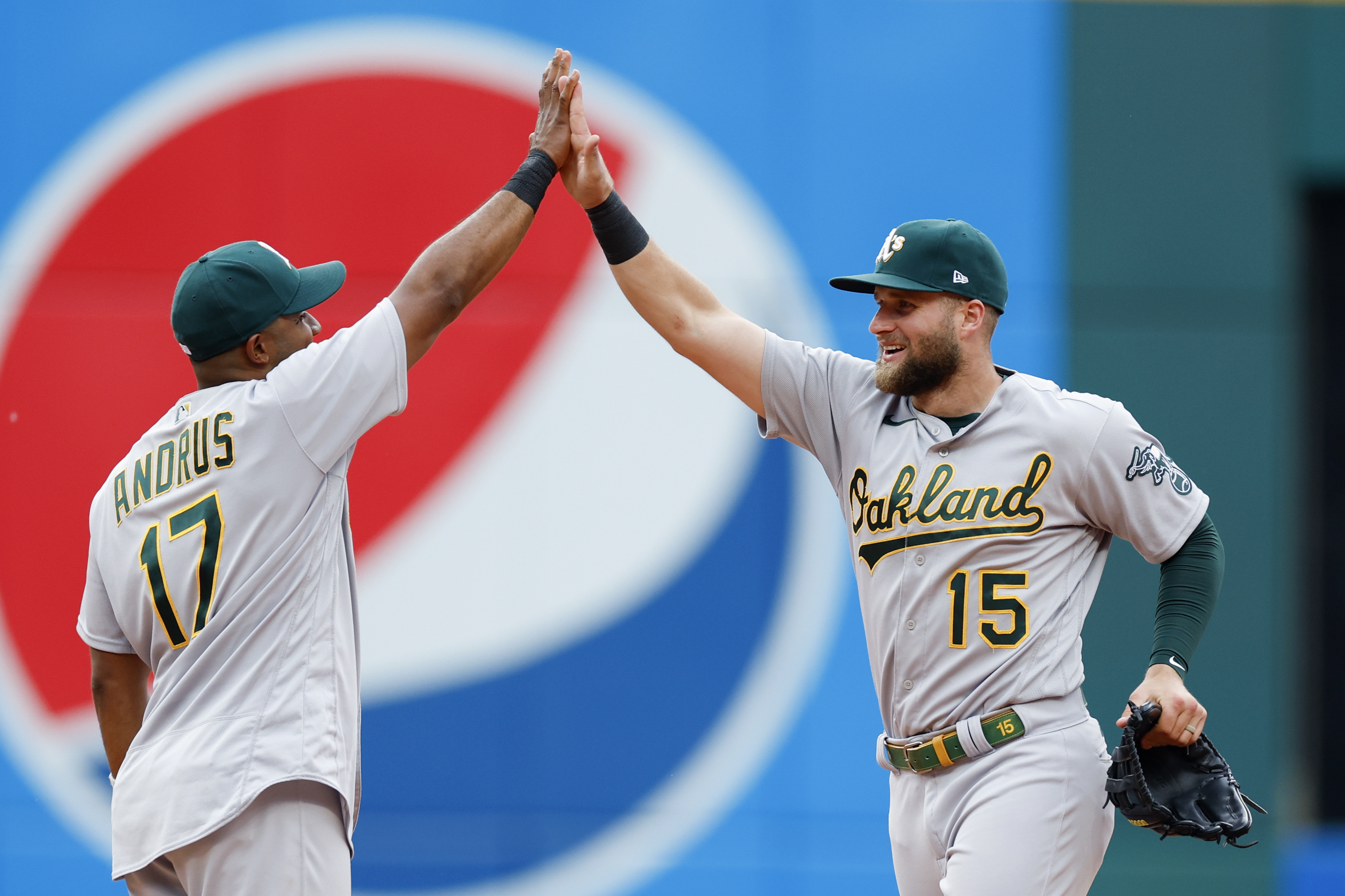 Frankie Montas pitches into 7th, Sean Murphy homers as A's beat