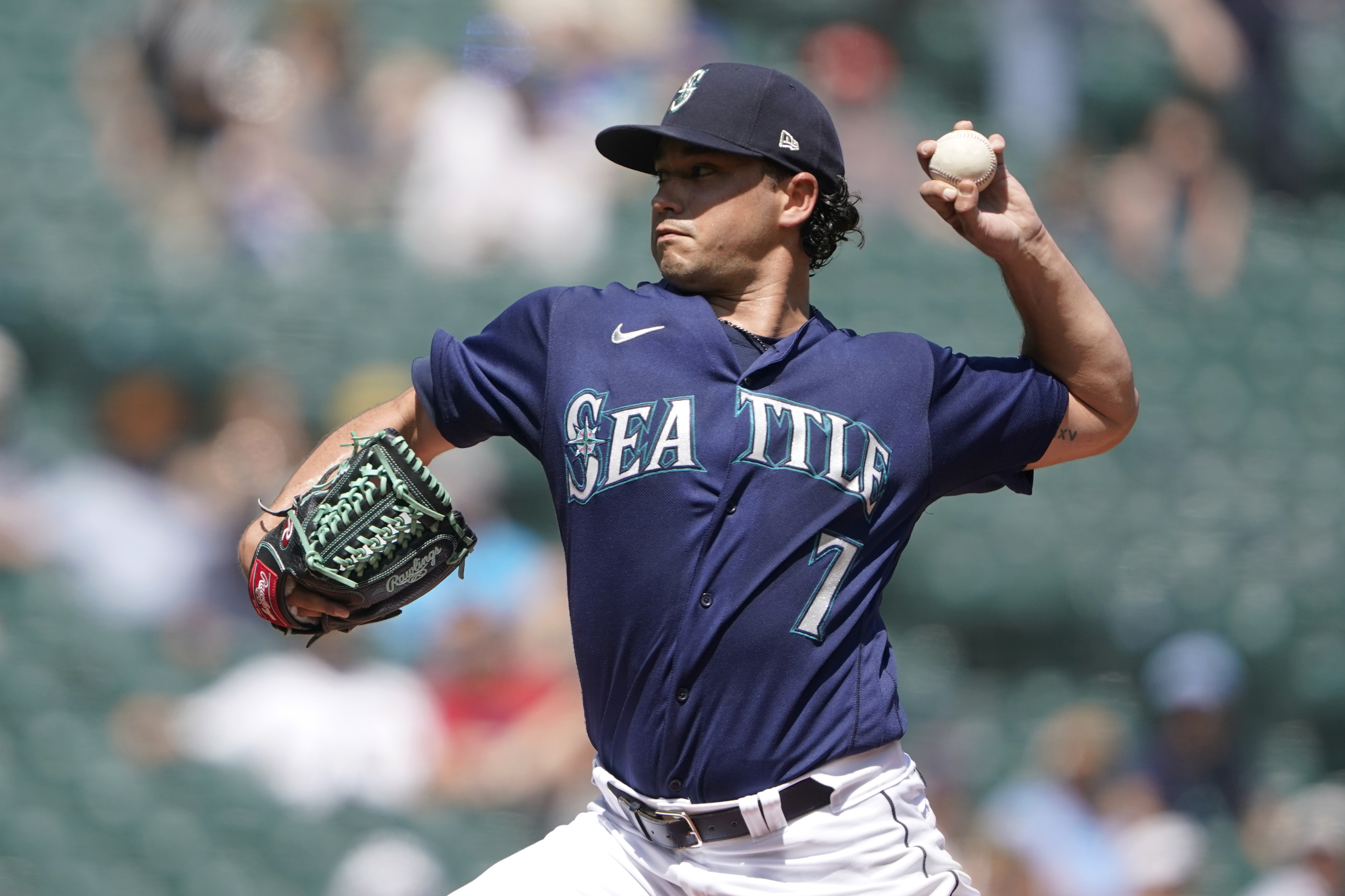 Gonzales sharp, Rodríguez provides highlight in Mariners' spring