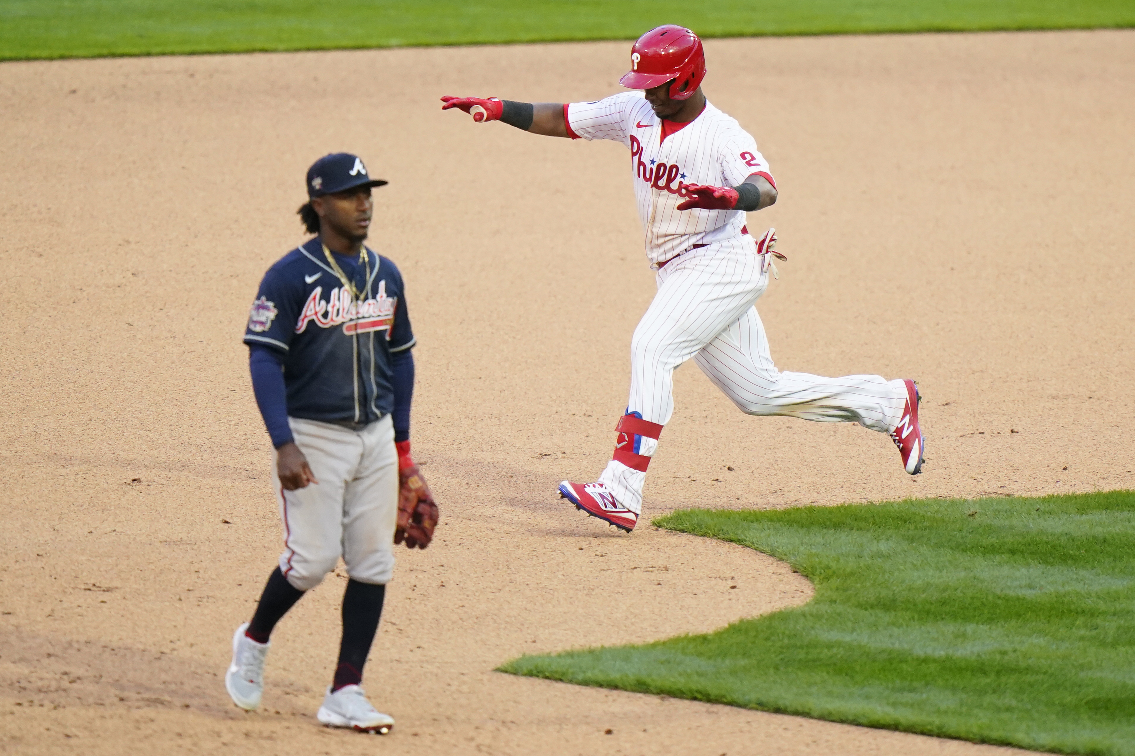 Patchwork: Braves cover All-Star logo on jerseys, shift hats - The