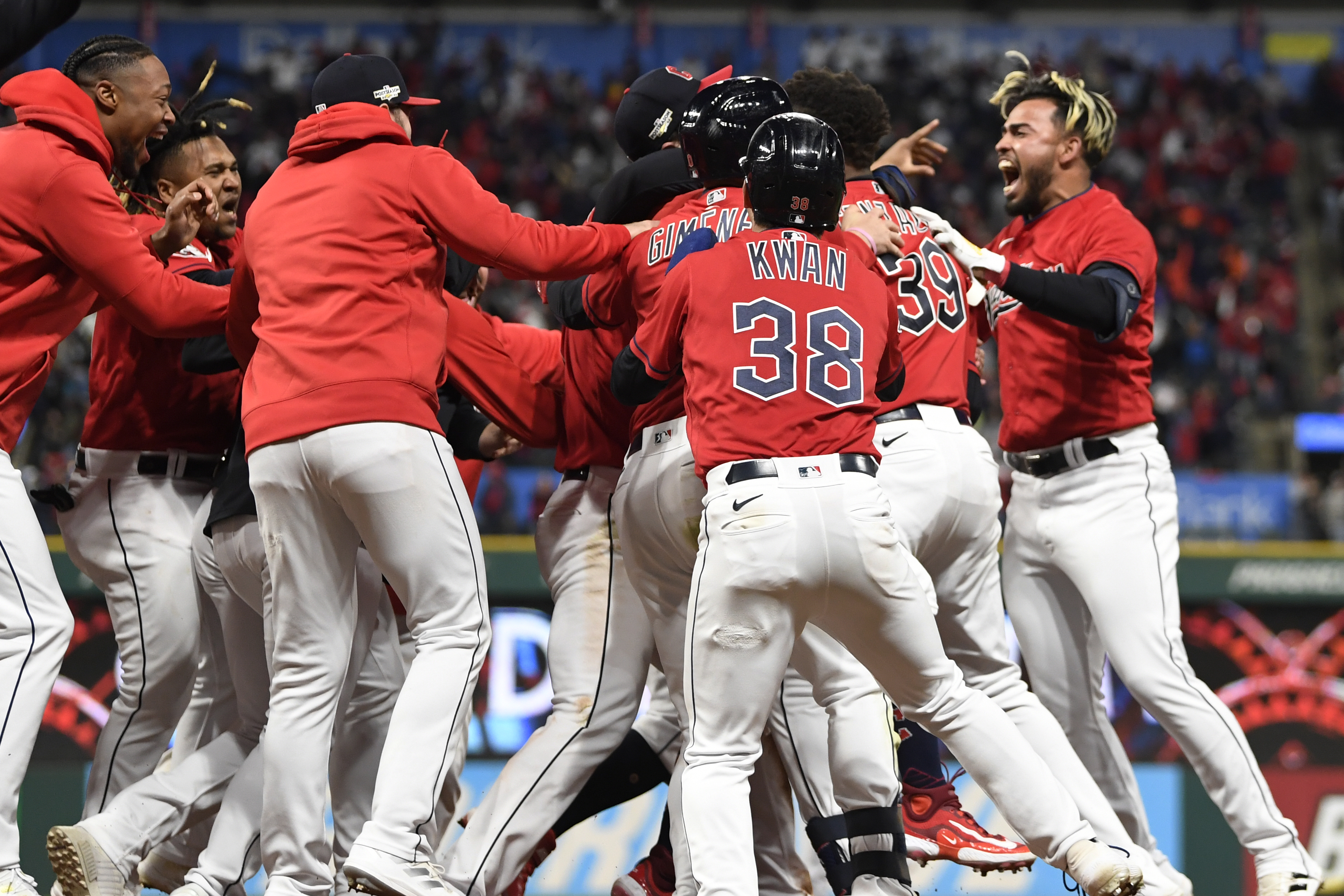 Oscar Gonzalez SpongeBob walk up sing along - 2022 ALDS game 4 bottom 7th 