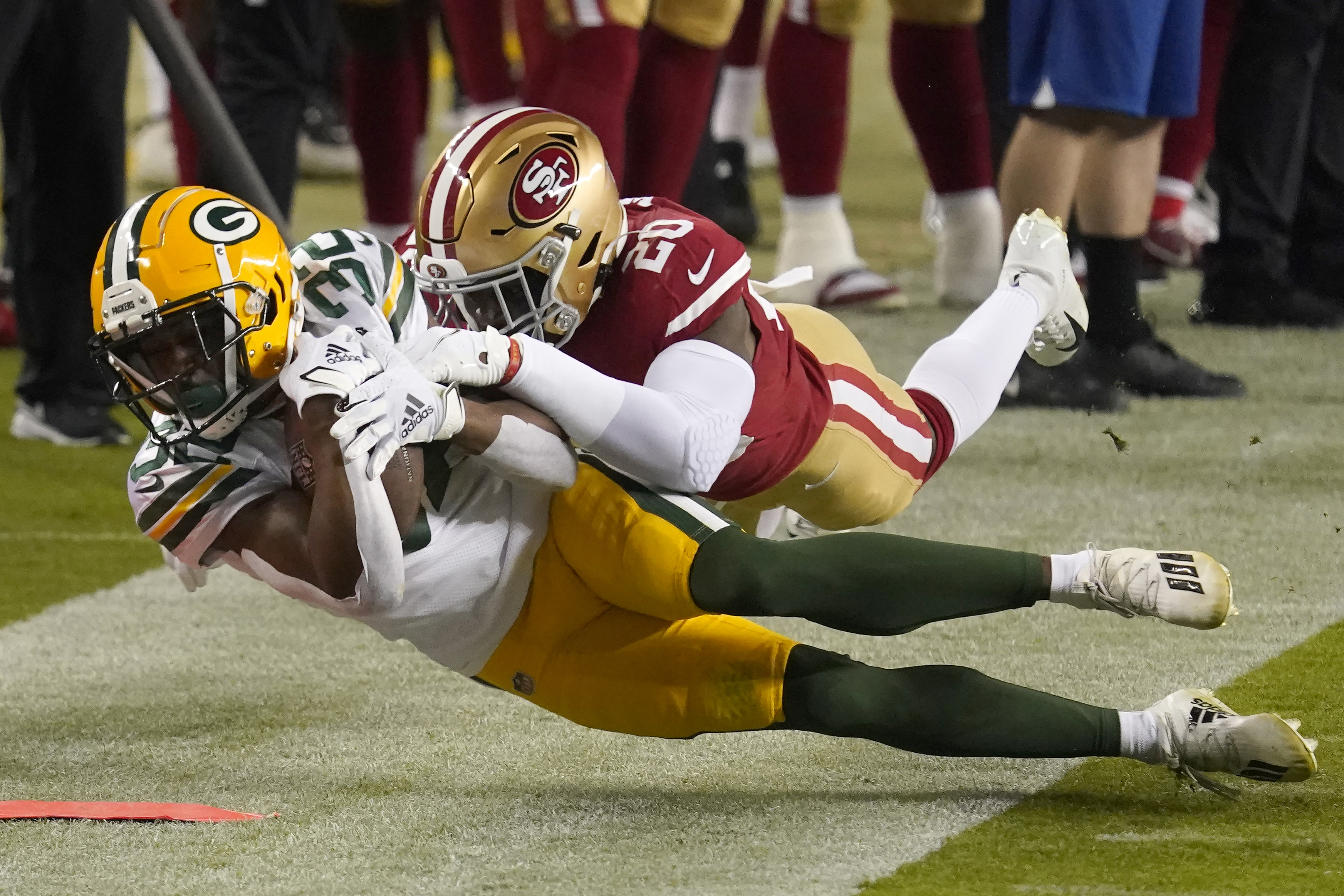 Aaron Rodgers leads Packers past undermanned 49ers, 34-17 – New