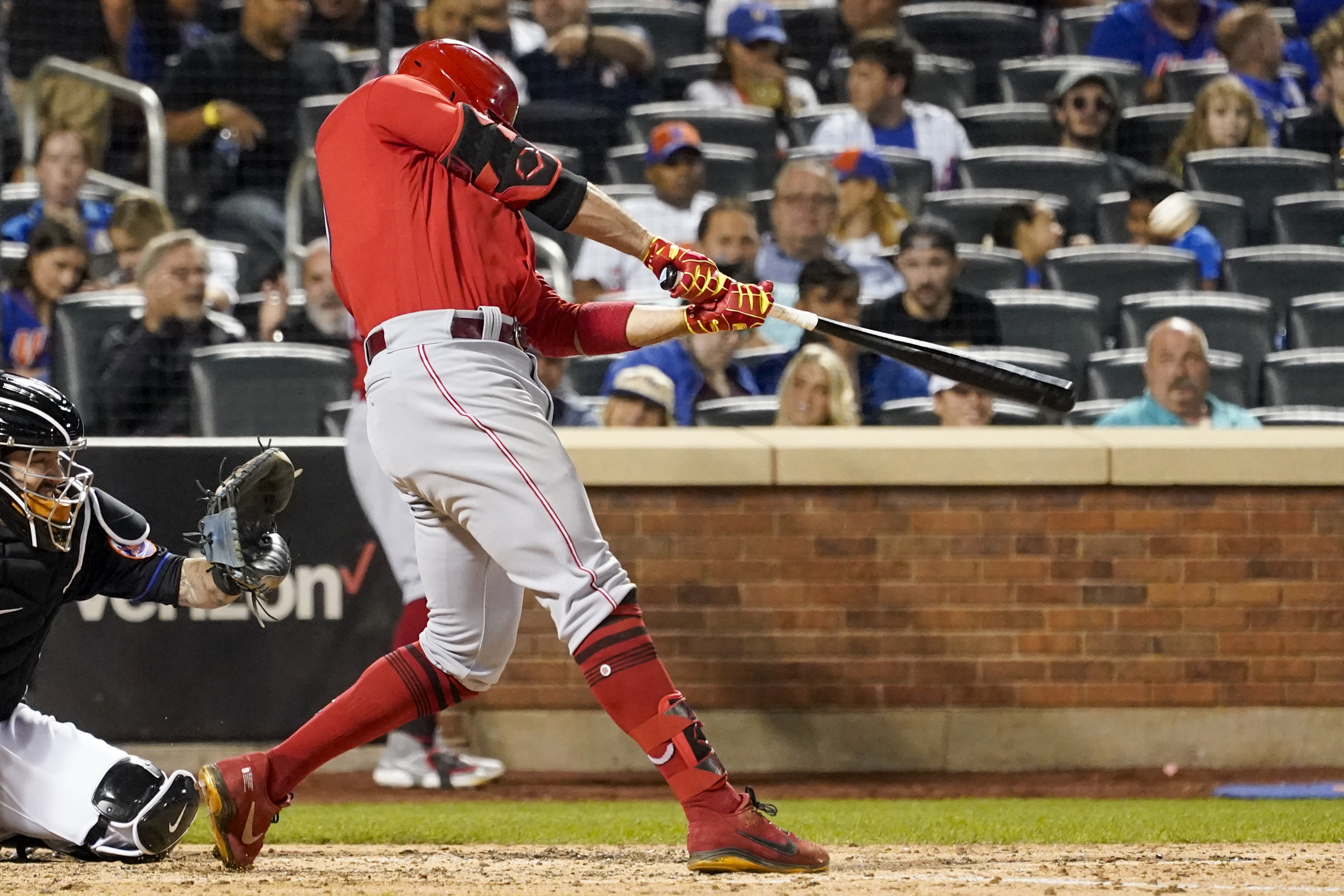 Javier Baez smashes a 2-run homer into the apple at Citi Field (Video)