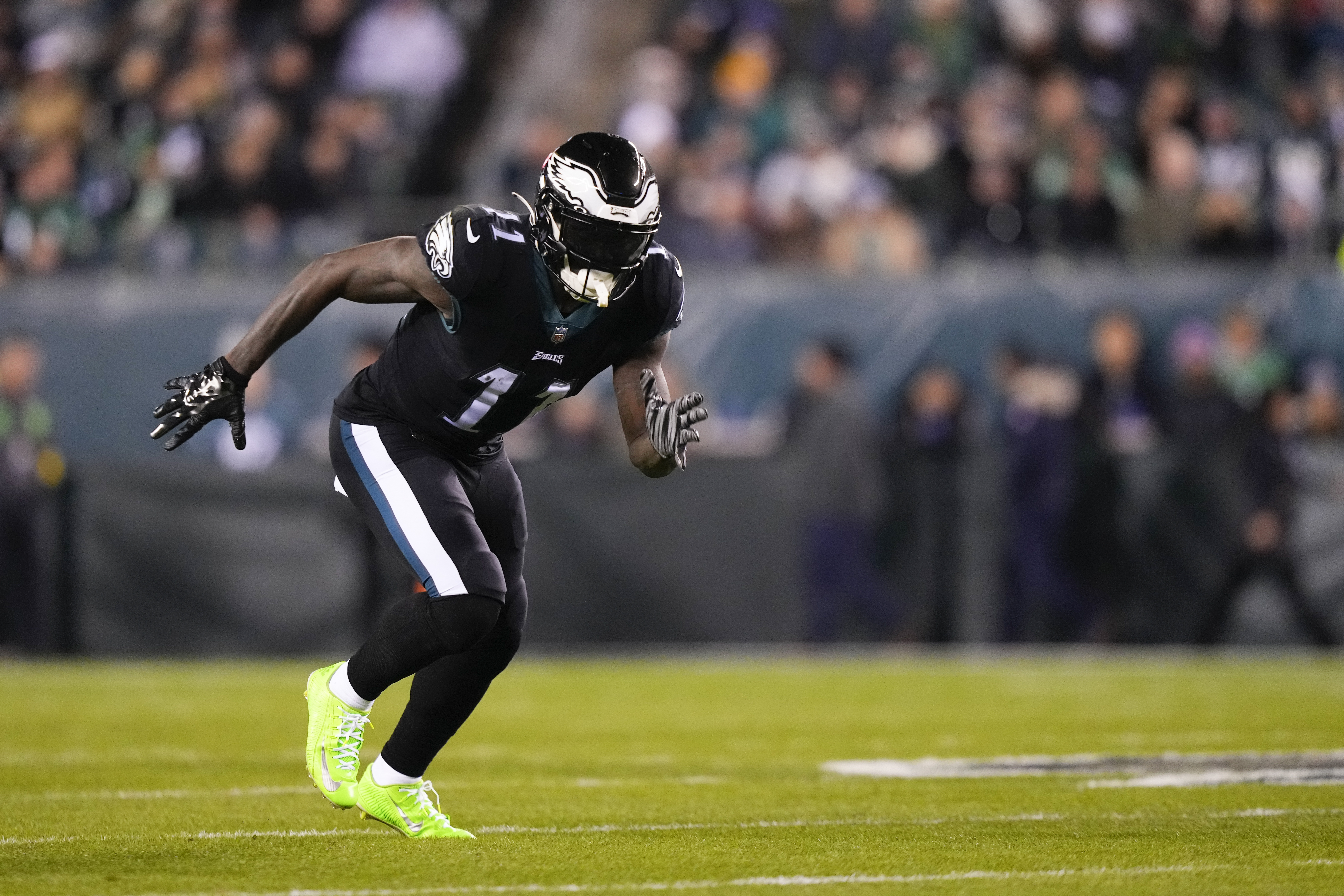 Wide receivers Brown, Smith form 'Dynamic Duo' for Eagles