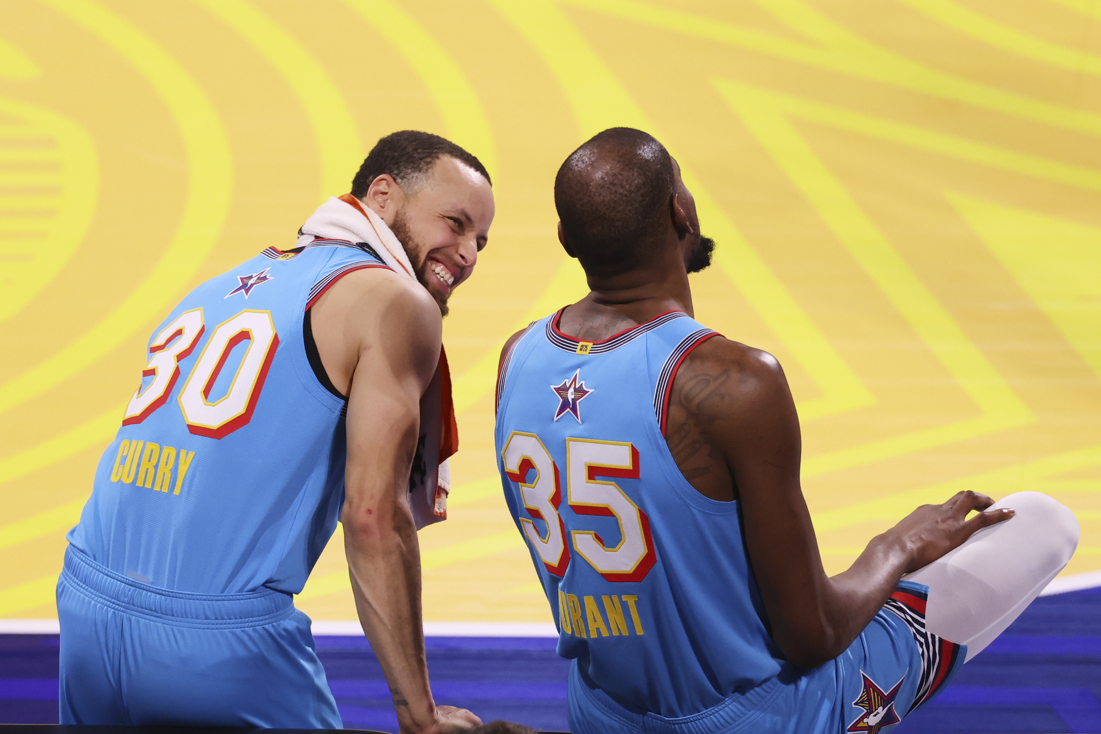 Shaq's OGs win the 1st NBA All-Star mini-tournament, topping