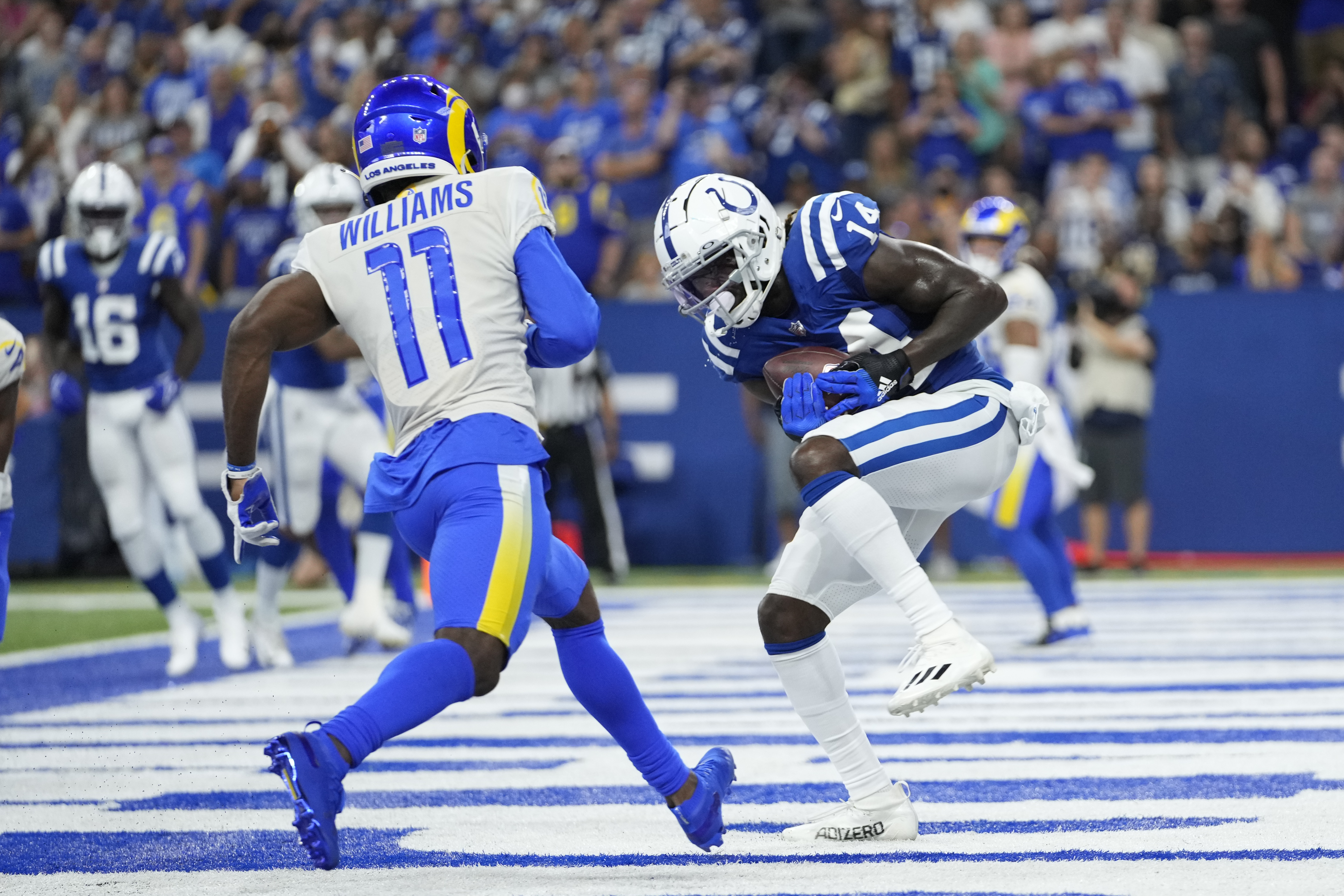 Peyton Manning, Edgerrin James return to Lucas Oil to receive Hall of Fame  rings at Colts game