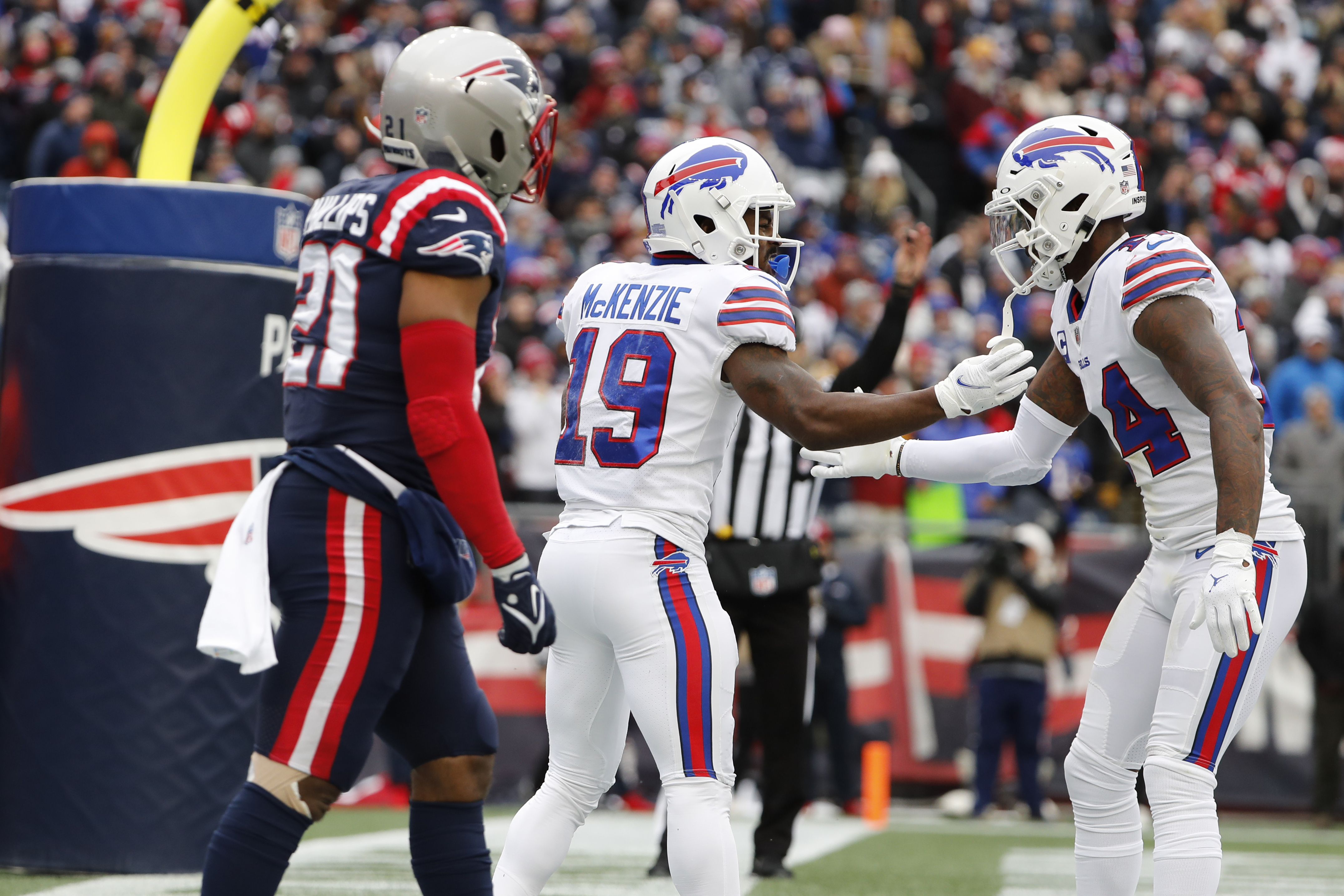 Allen's 3 TDs, McKenzie's big day push Bills past Patriots