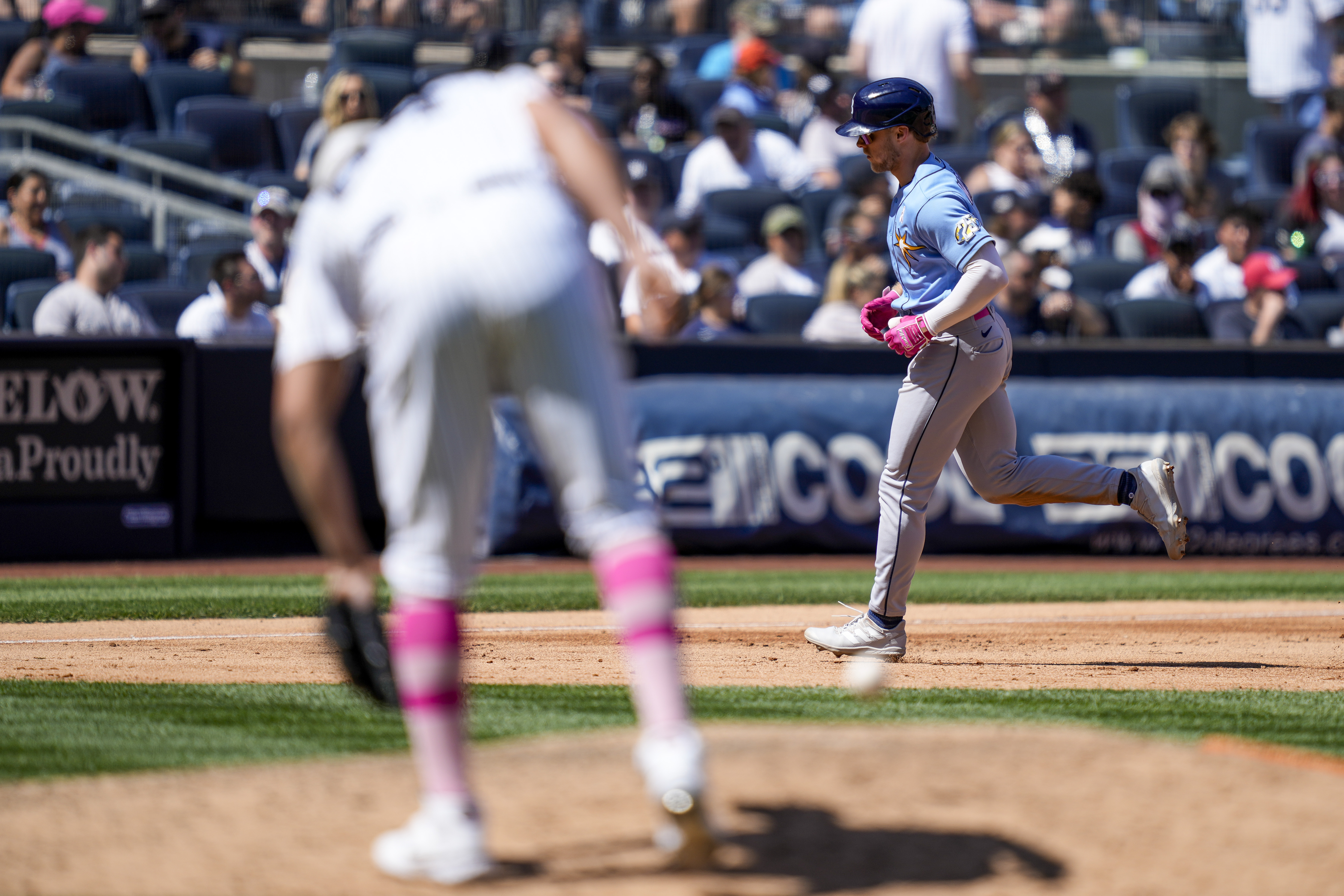 Walls tiebreaking grand slam lifts Rays over Yanks 8-7 for 4-game split